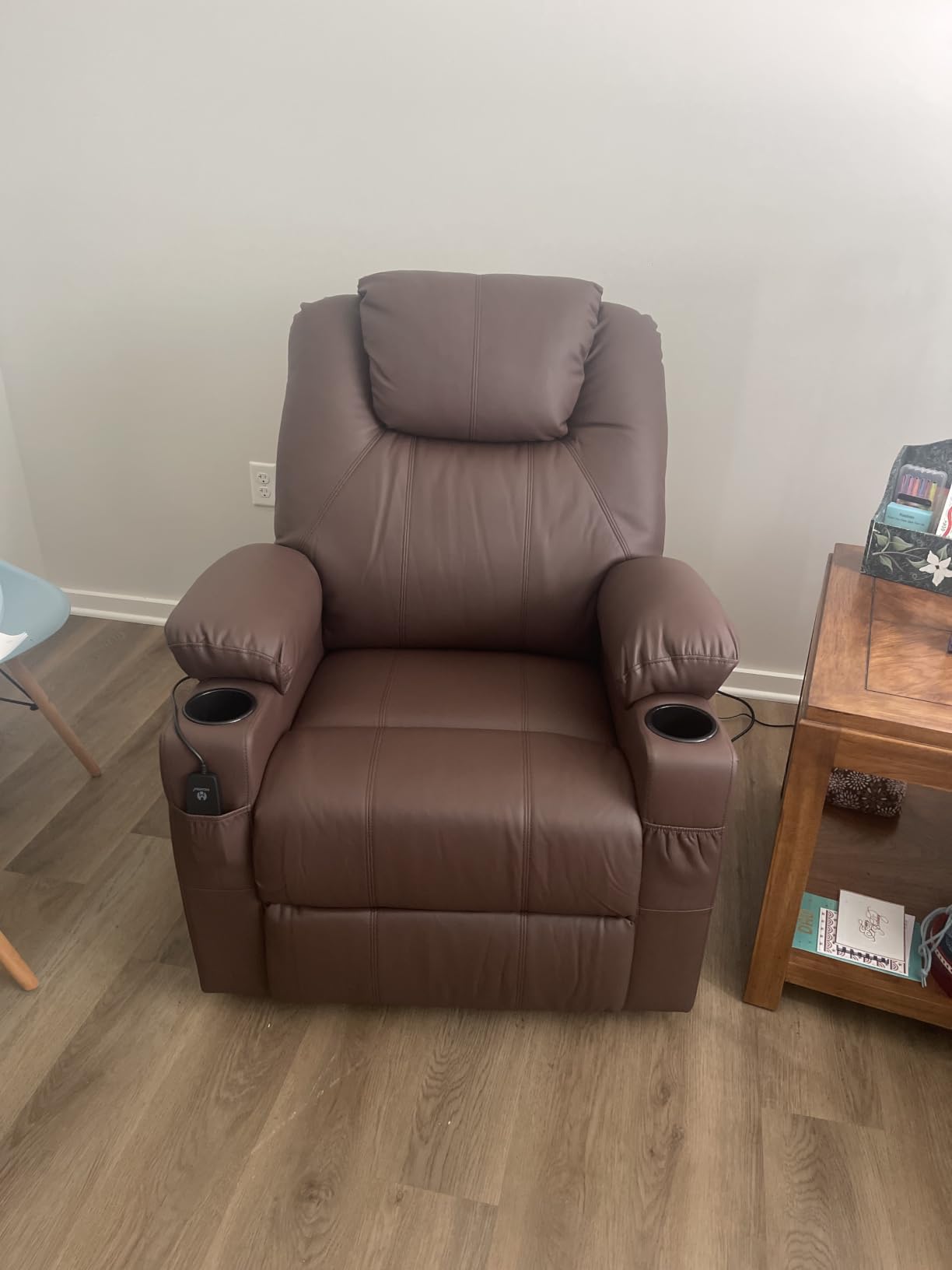 MCombo Power Lift Recliner Chair for Elderly, Lift Chair with Heat and Massage, FSC Certified, USB Ports, Cup Holders, Faux Leather 7040 (Black, Medium) customer photo 1
