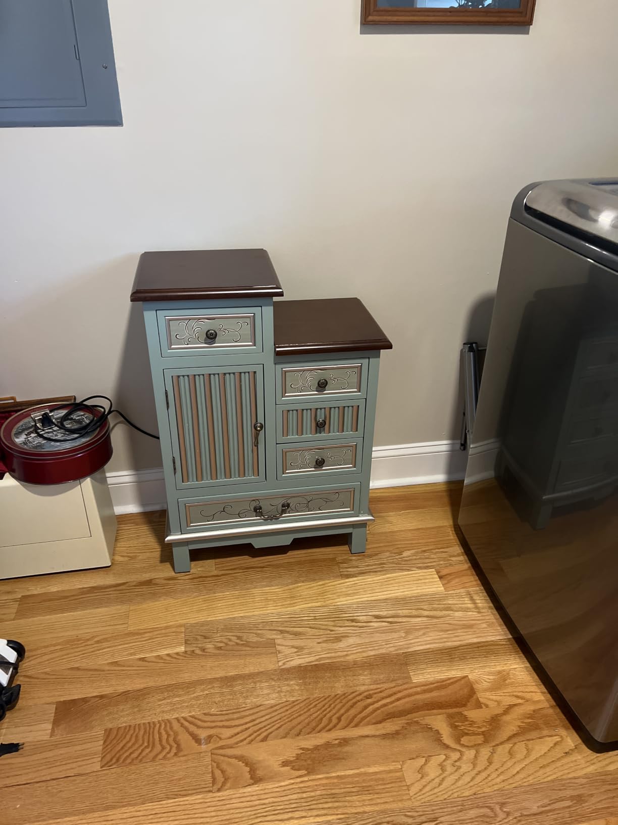 Ahokua Farmhouse Accent Chest with Carved Door and 5-Drawers, Vintage Storage Cabinet Modern Dresser for Living Room, Entryway, Hallway, Multi-Drawer Organizer, Natural and Deep Blue customer photo 1