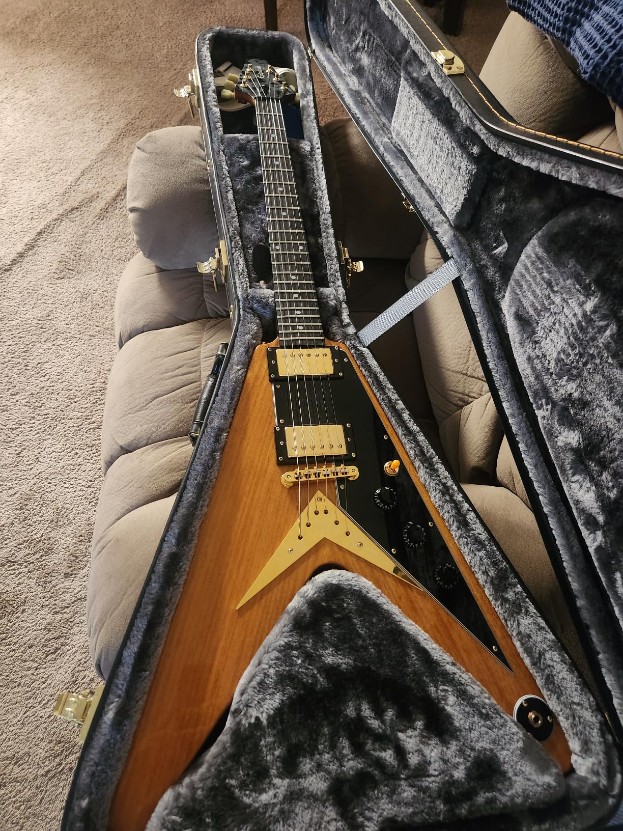 Inspired by Gibson Custom 1958 Flying V, Aged Natural with Black Pickguard and Hard Case customer photo 1