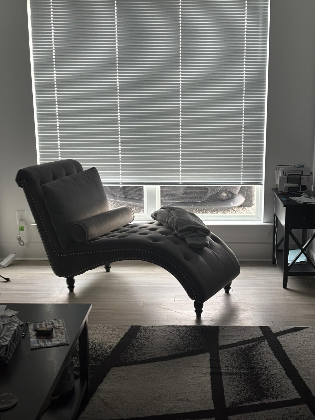Chaise Lounge Indoor, Velvet Upholstered Lounge Chair Button-Tufted Armless Chair with Pillow, for Bedroom Living Room Office Modern Backrest Leisure Recliner Sleep Sofa, Black customer photo 2