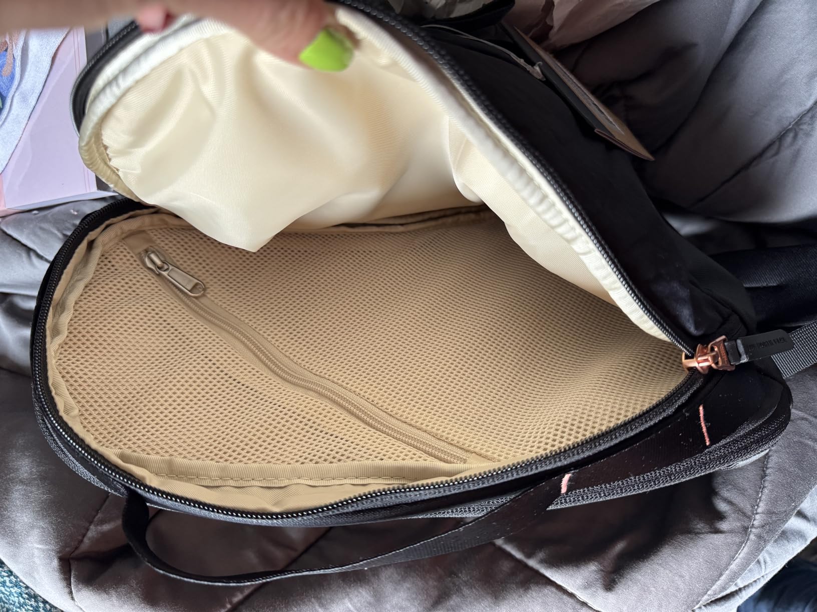 The North Face Women's Isabella Sling | Slim Carry Crossbody Bag With Large Main Compartment, Water Repellent customer photo 1
