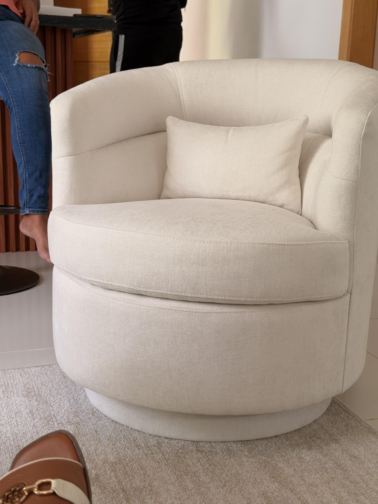 CANMOV Swivel Accent Chair, 360 Degree Round Swivel Barrel Chair with Pillow, Upholstered Comfy Barrel Armchair Single Club Sofa Chair for Living Room, Bedroom, Reading Room, Grey customer photo 1