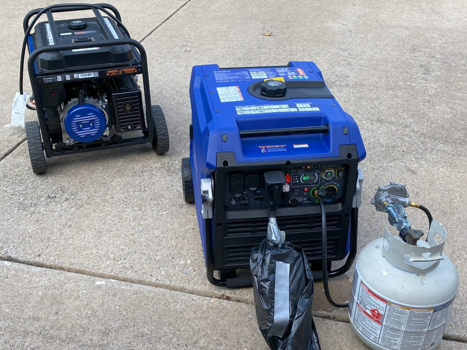 Westinghouse 12000 Peak Watt Dual Fuel Portable Inverter Generator, Remote Electric Start, Transfer Switch Ready, Gas and Propane Powered, Low THD - Safe for Electronics, CO Sensor, Parallel Capable customer photo 2