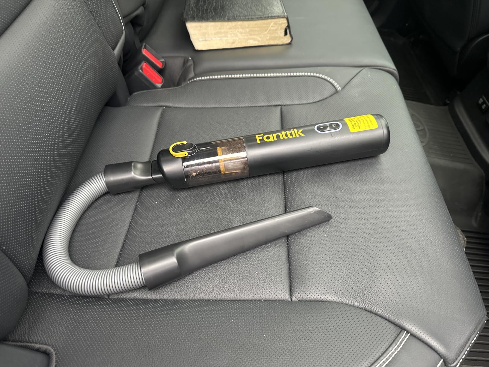 Fanttik Slim V8 APEX Cordless Car Vacuum & Air Duster, 4-in-1 Portable Mini Vacuum with 19000pa Suction Power for Pet Hair, Type-C Charge, One-Touch Empty for Car, Office Desk, Keyboards (Black) customer photo 2