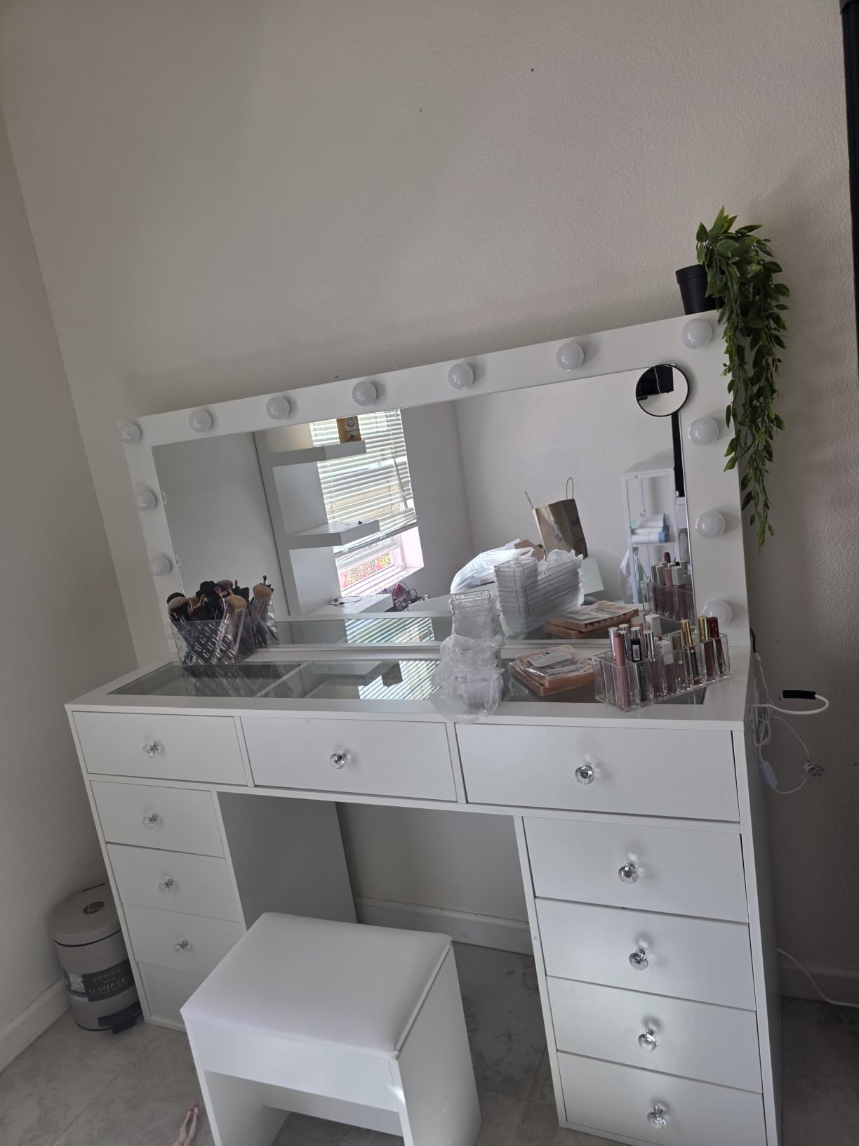 Yanosaku Vanity Desk & Power Outl, Makeup Vanity with Mirror and 12 LED Lights, Makeup Table with 11 Drawers, Vanity Table with Chair,Set 3 Lighting Modes Brightness Adjustable-(White) customer photo 1