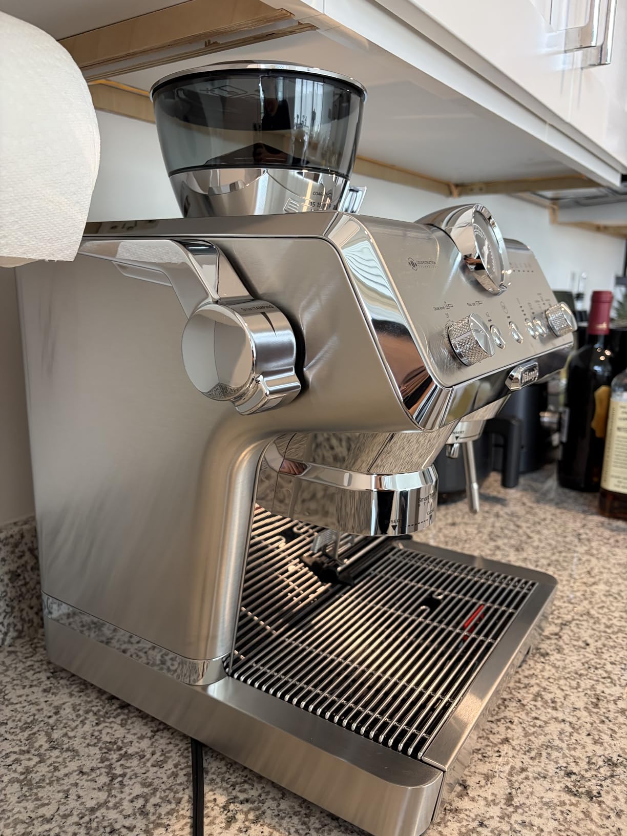 De'Longhi La Specialista Opera Espresso Machine with Coffee Grinder, 5 Preset Recipes, Smart Tamping Technology, Built-in Grinder, Powerful Milk Frother customer photo 1