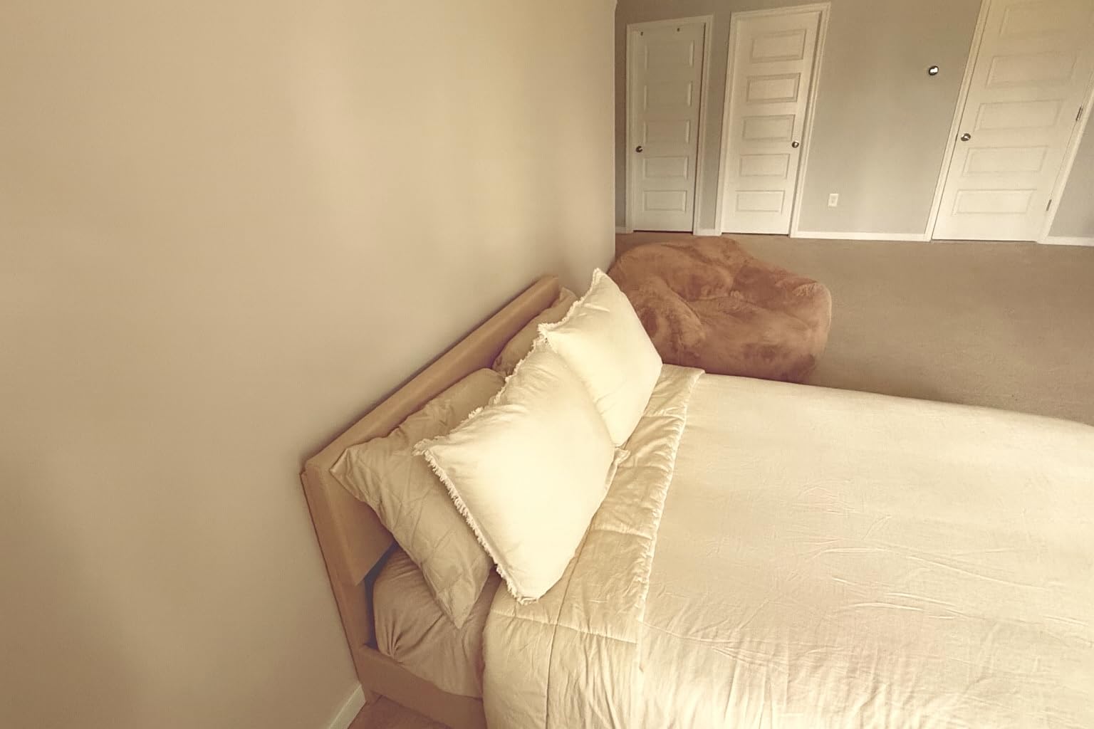 SHA CERLIN Linen Upholstered King Size Bed Frame with Headboard, Adjustable Low-Profile Platform Bed, Minimalist Design, Stable Mattress Foundation, Strong Back-Support, No Box Spring Needed, Beige customer photo 2