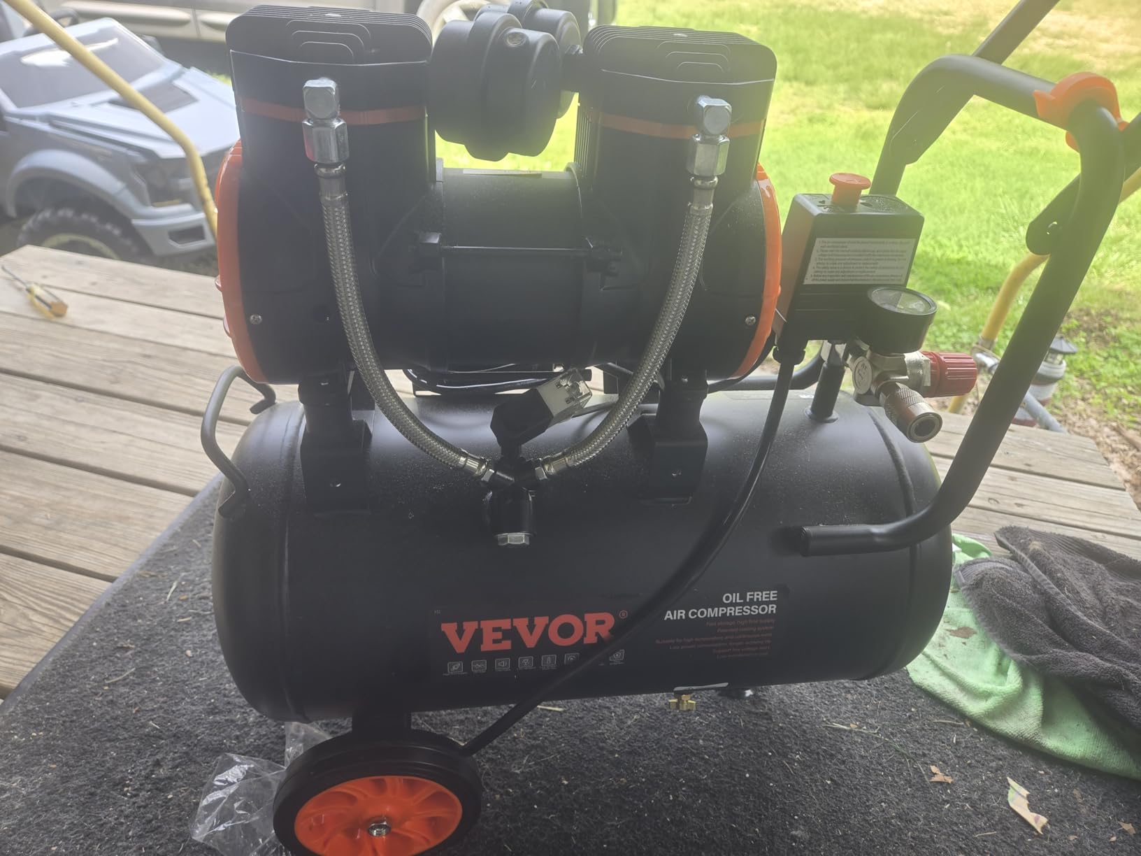 VEVOR Air Compressor, 15 Gallon Steel Tank, 2HP 5.3 CFM@90 PSI Oil Free Air Compressor, Max 125PSI Pressure, 78dB Ultra Quiet customer photo 2
