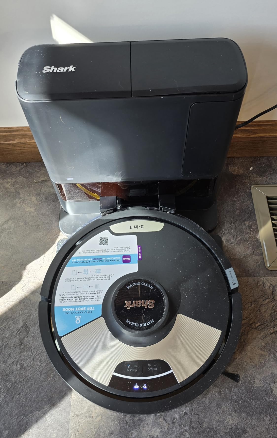 Shark Matrix Plus 2-in-1 Robot Vacuum & Mop, Black/Mocha Silver, AV2630WA customer photo 2