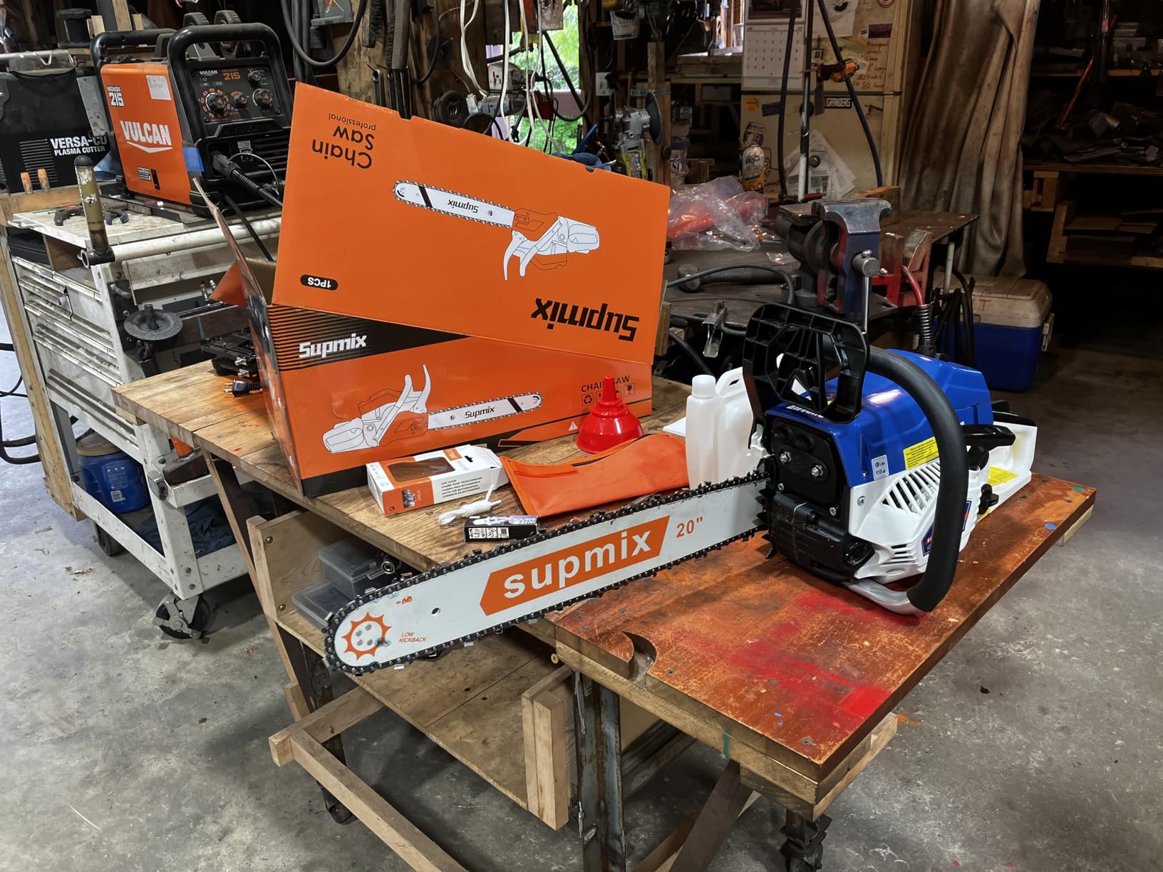 SUPMIXTOOLS 62cc Gas Chainsaw 20 Inch Gas Powered Chainsaws 2-Cycle Petrol Handheld Gasoline Chain Saw Power Saws for Cutting Wood Tree Trimming customer photo 2