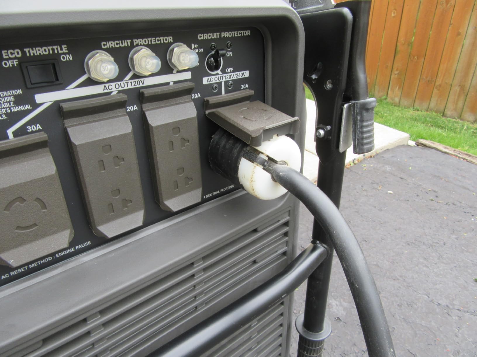 Honda EU7000iS 7000 Watt Inverter Generator, Super Quiet 120/240V Gas Powered Portable Generator for Camping, RV, Tailgating, or Home Backup Power Supply, Up to 16 Hour Run Time (EU7000ISNAND) customer photo 2