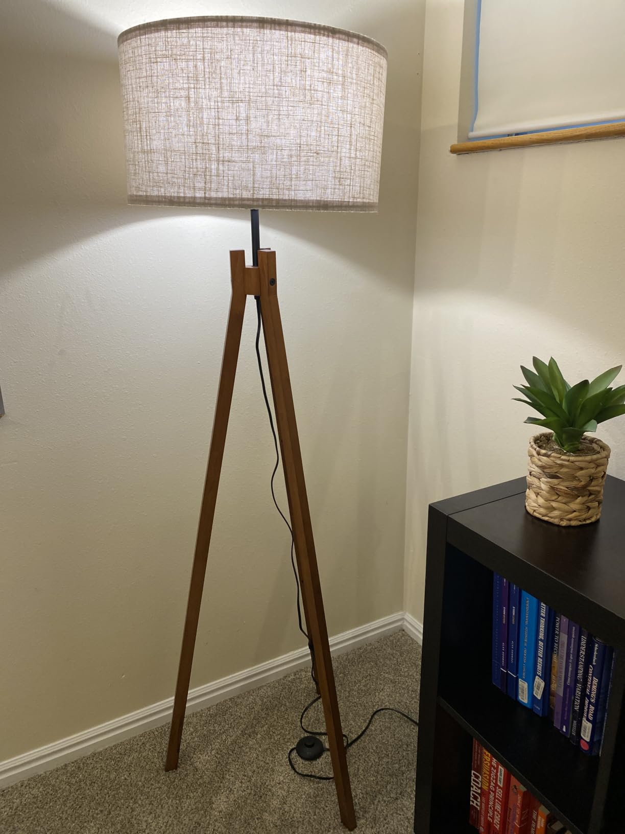 ELYONA Nordic Wood Tripod Floor Lamp, Modern Reading Standing Lamp for Living Room 3 Color Temperatures LED Bulb Included Flaxen Lamp Shade, Boho Natural Wooden floor lamp for Bedroom Office Kids Room customer photo 1