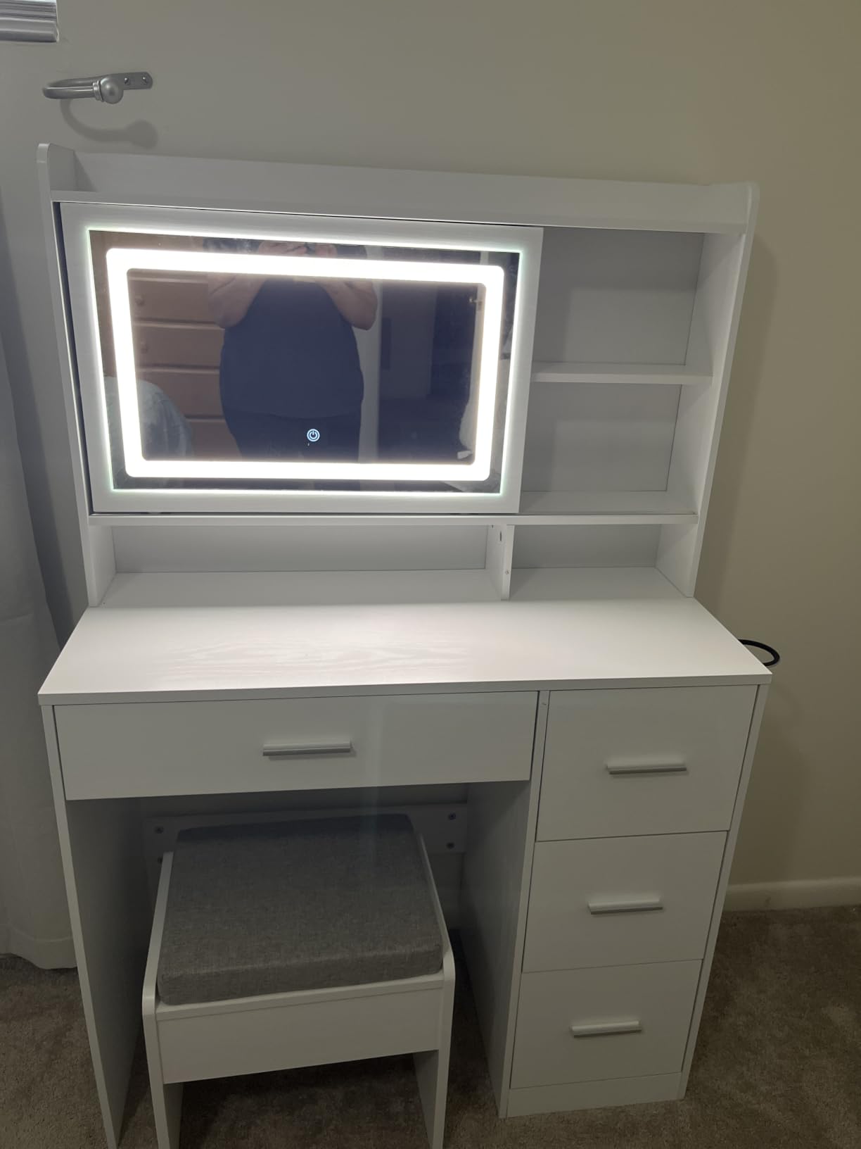 Viaozutis Vanity Desk with a Mirror and Lights, with Chair and Four Drawers, Three Adjustable Lighting Modes, with Power Outlet and Sliding LED Mirror, Bedroom Vanity Desk (White) customer photo 1