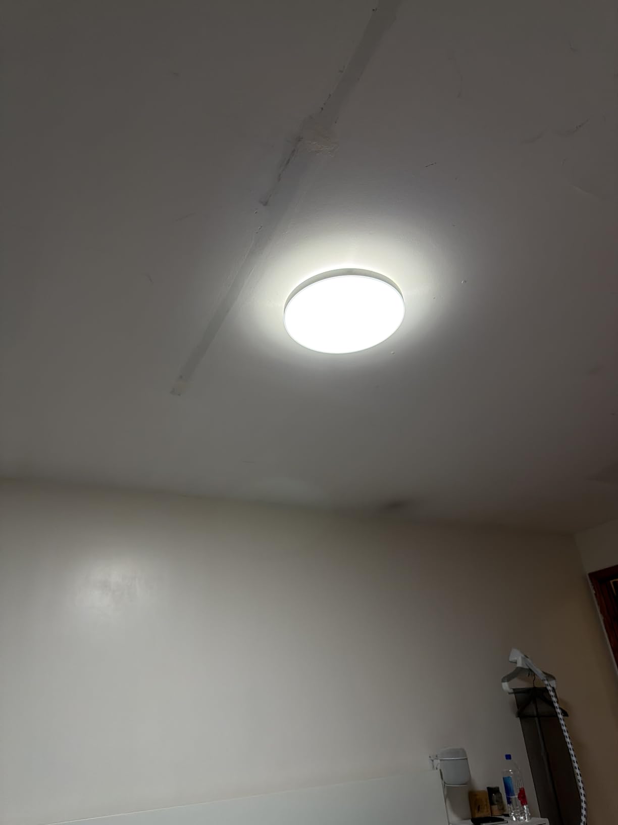 Philips Hue Datura Smart Ceiling Panel, Small Round 2.49in x 15.12in, White & Color Ambiance, Bluetooth Compatible, Voice Control with Alexa, Apple Home & Google Assistant customer photo 1