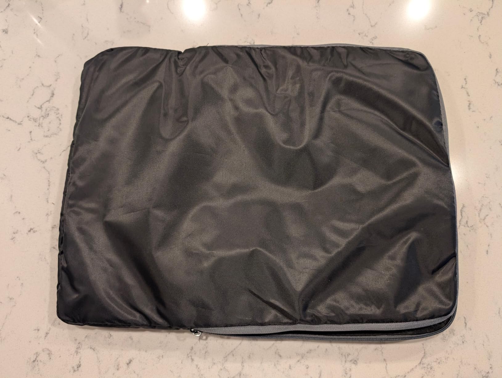 Amazon Essentials Ultralight Compression Packing Cubes, Recycled Fabric, 2 Zippers, 4-Pack, Black, for Suitcases or Backpacks customer photo 1
