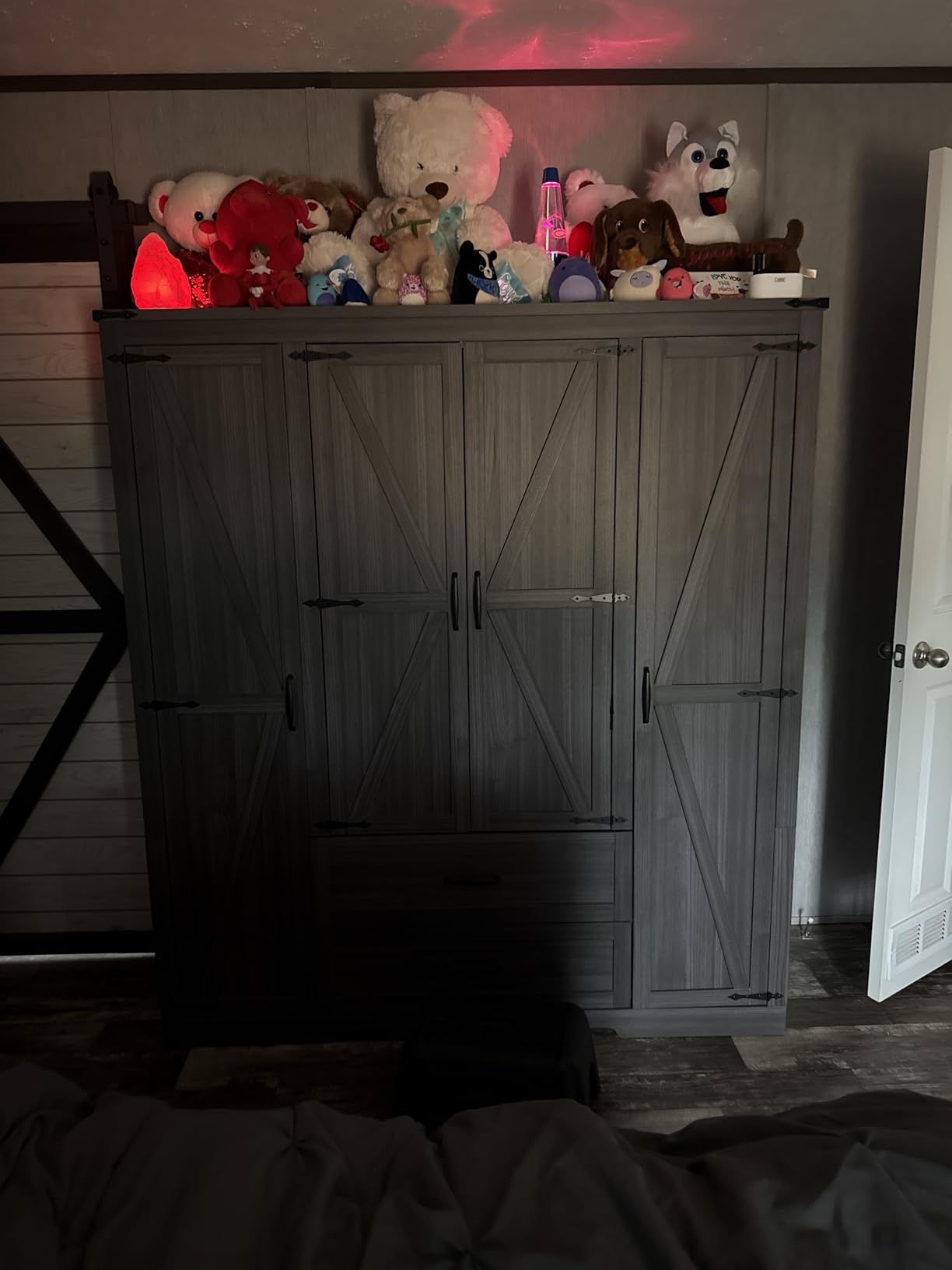 Hlivelood 3 Doors Wardrobe Armoire Closet with Doors and Drawers, Farmhouse Wooden Armoire Storage Cabinet with Shelves & Hanging Rod for Bedroom, Brown customer photo 1