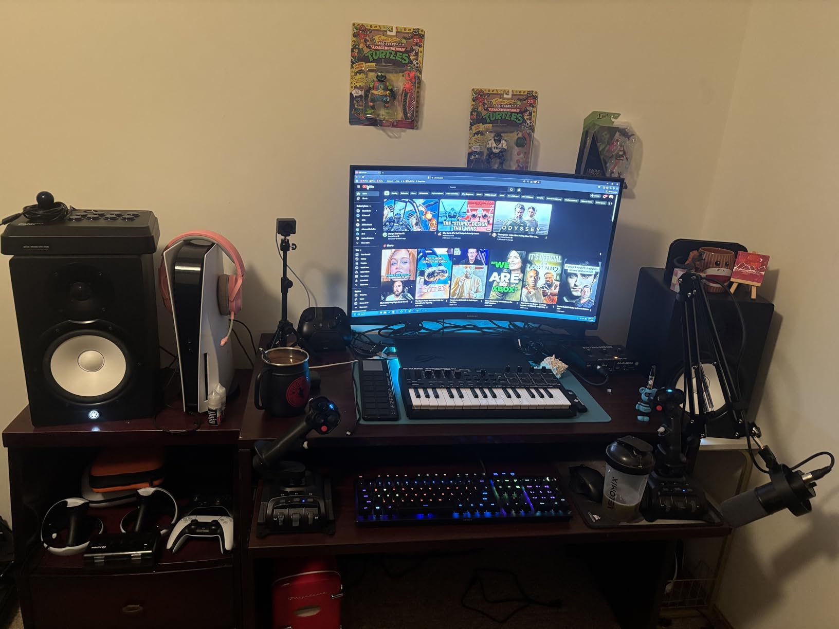 ASUS ROG Strix G16 (2025) Gaming Laptop, 16-inch ROG Nebula 2.5K 240Hz, NVIDIA GeForce RTX 5070 Ti, Intel Core Ultra 9 275HX, 32GB DDR5, 1TB SSD, G615LR-AS96 customer photo 1