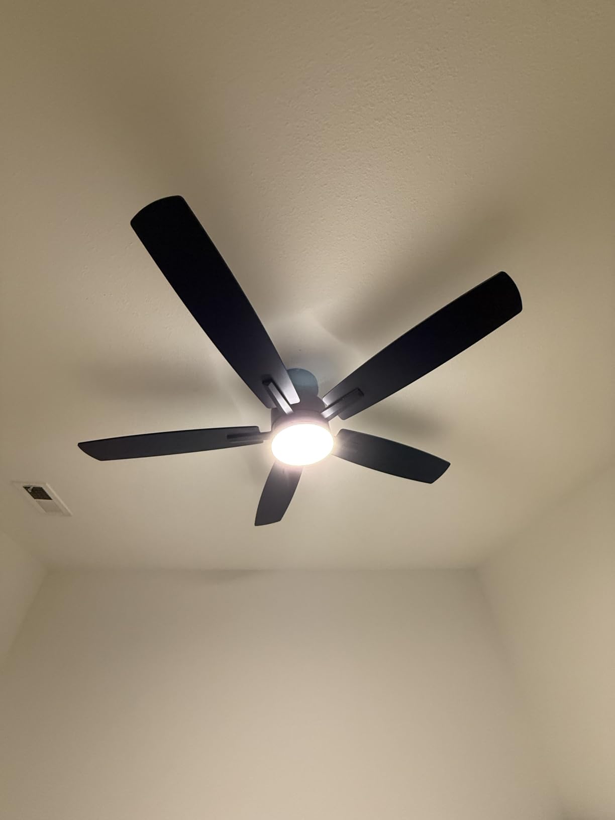 Ohniyou 52'' Low Profile Ceiling Fan with Lights, Remote/APP Control, Black | Flush Mount, Dimmable 3CCT LED, Quiet Reversible DC Motor; Memory Function, 4580 CFM, for Indoor Bedroom Living Room customer photo 2