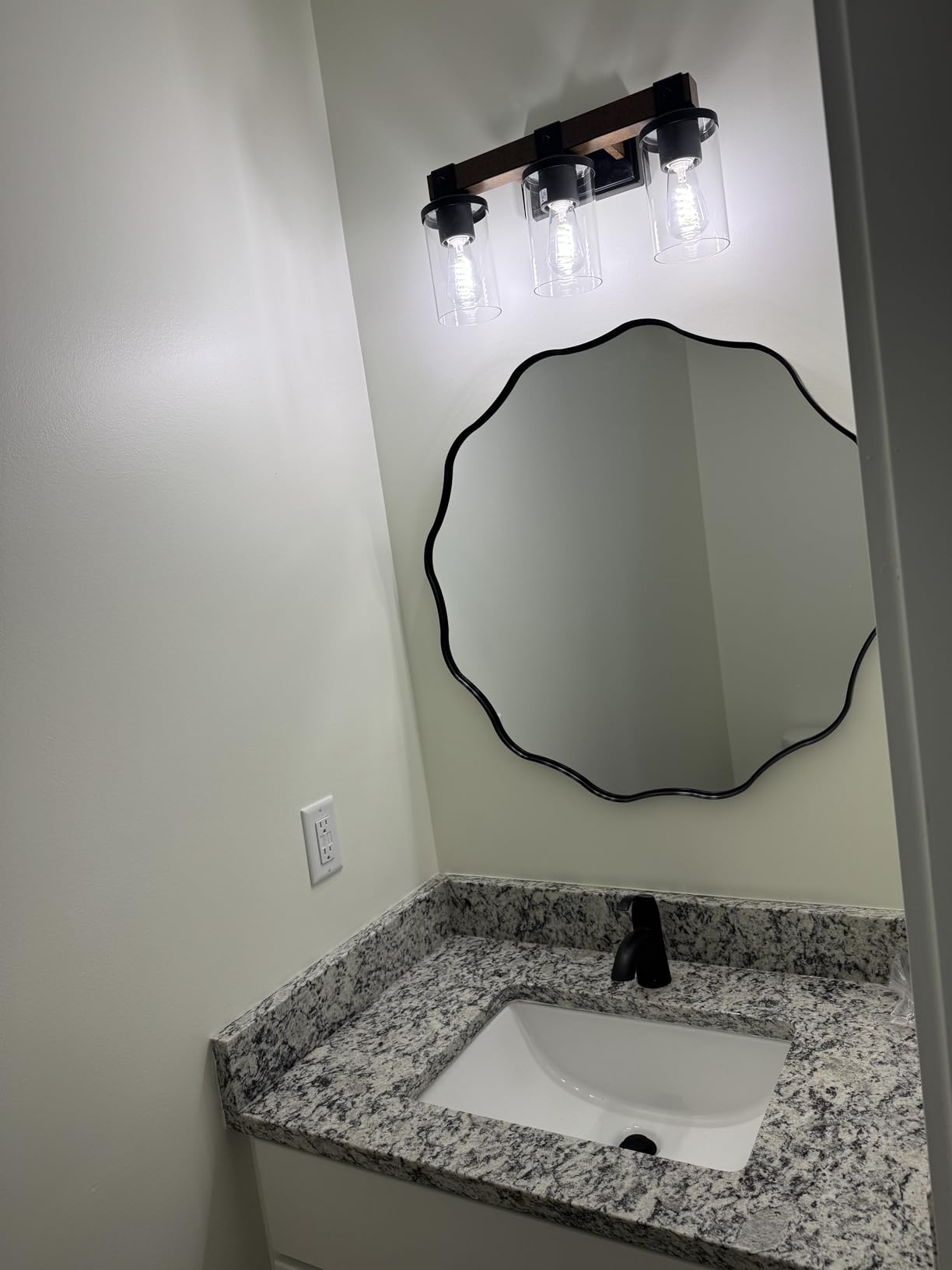 Wavy Round Mirror, 30