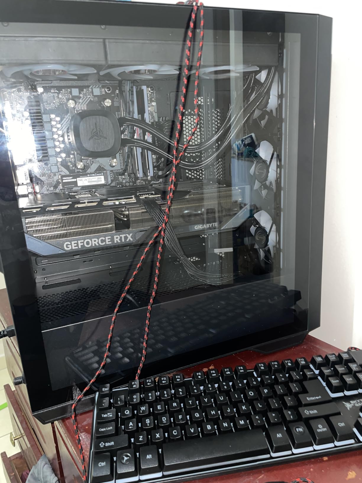 Skytech Gaming PC Rampage, Ryzen 7 9700X, RTX 5070 Ti, 32GB RAM, 1TB SSD, Windows 11, DDR5 5600, 850W GOLD ATX 3 PSU, 360 ARGB AIO, Wi-Fi 5 customer photo 1