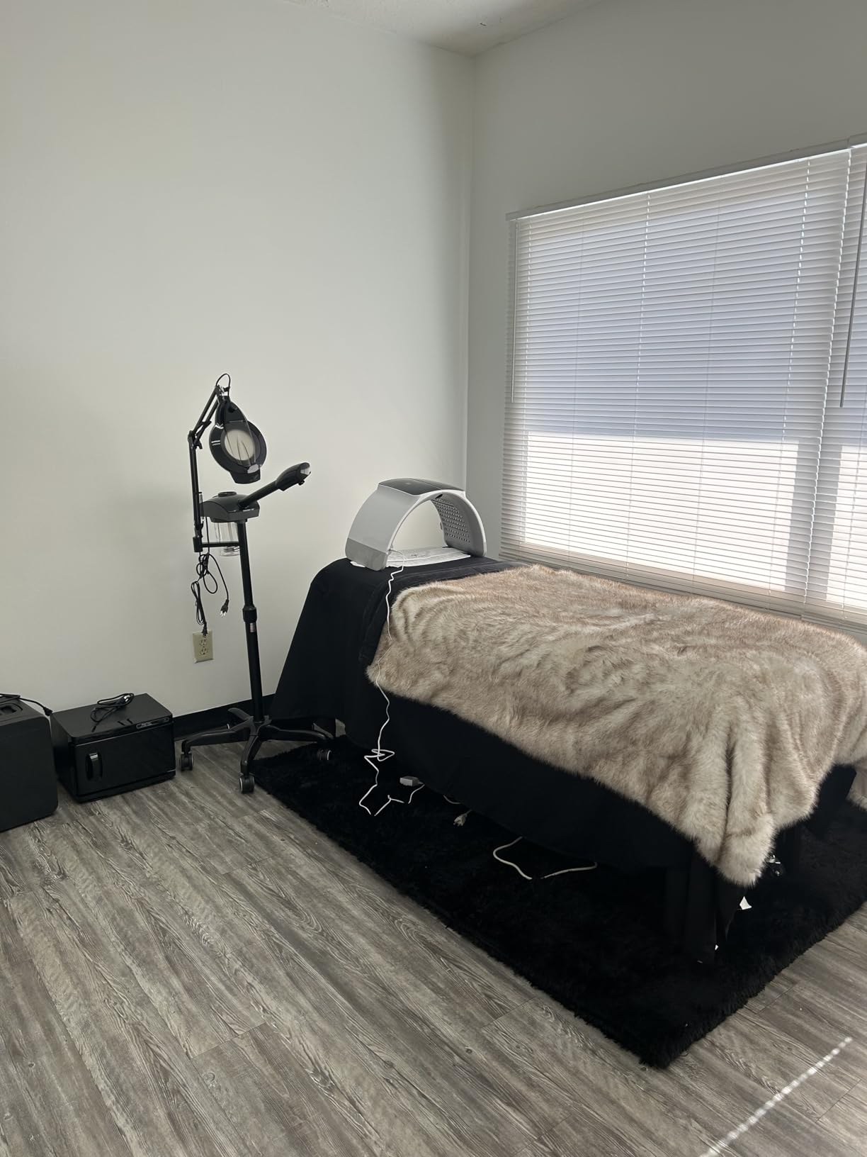 Fully Electric Massage Table with Lift, 1500lbs Capacity - Professional Adjustable Facial Bed for Estheticians, Spa & Waxing, Heavy-Duty 1500lbs Capacity 2r1 customer photo 2