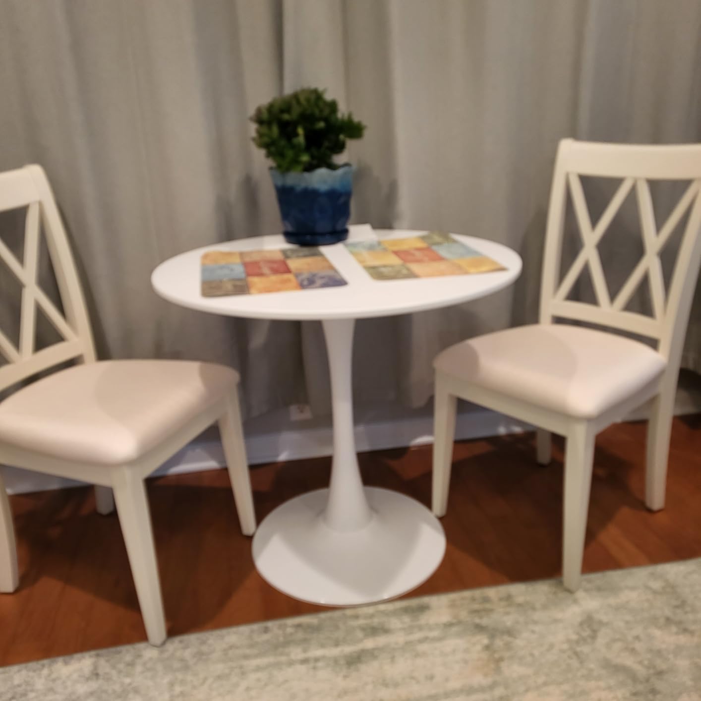 Round Dining Table, 31.5