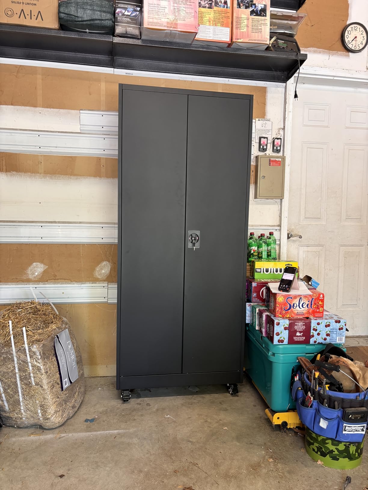 Letaya Metal Garage Storage Cabinets with Wheels,Steel Tool Cabinets Lock Door and Adjustable Shelves for Home,Office,Warehouse Organisieren (Black, 75