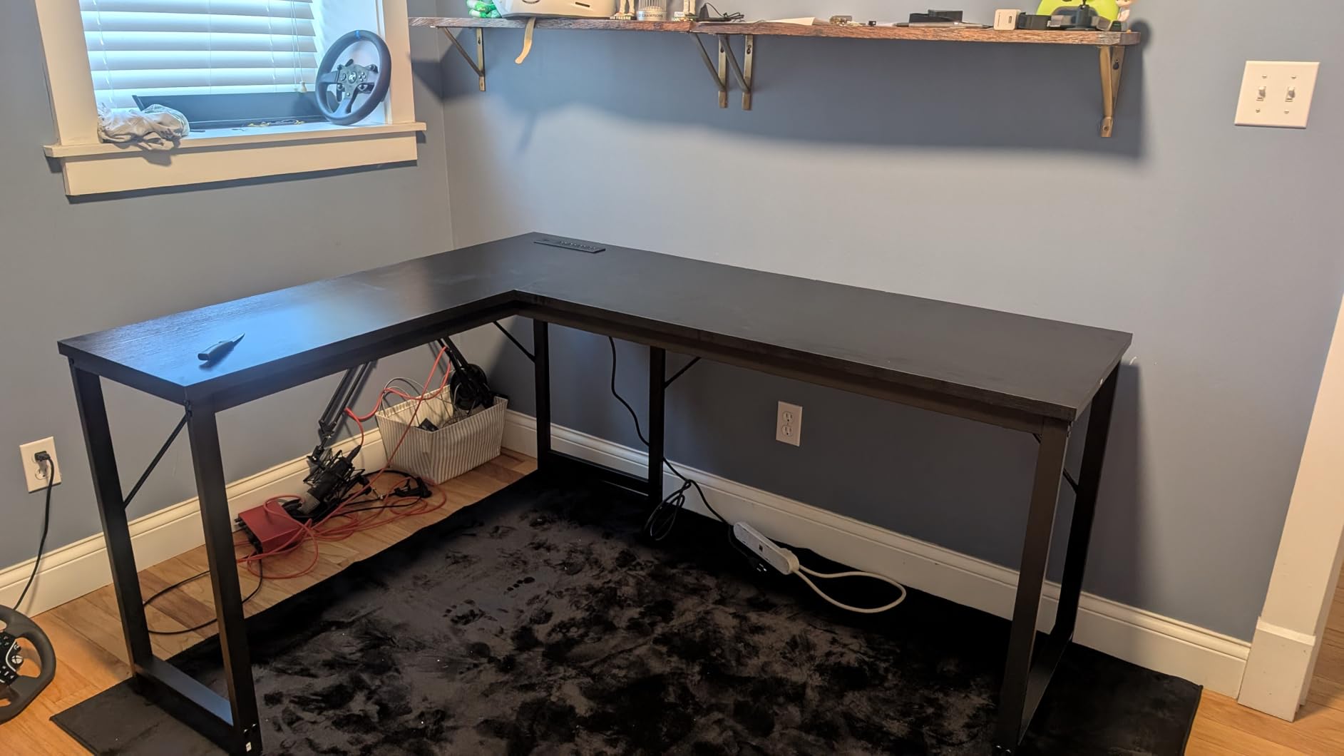 Huuger 63 Inch L Shaped Desk with Power Outlets and USB-C Port, 0.95 Inch Thicker Desktop, Reversible Computer Desk, Larger Office Corner Gaming Desk, Metal Frame, for Home Office, Study, Rustic Brown customer photo 2