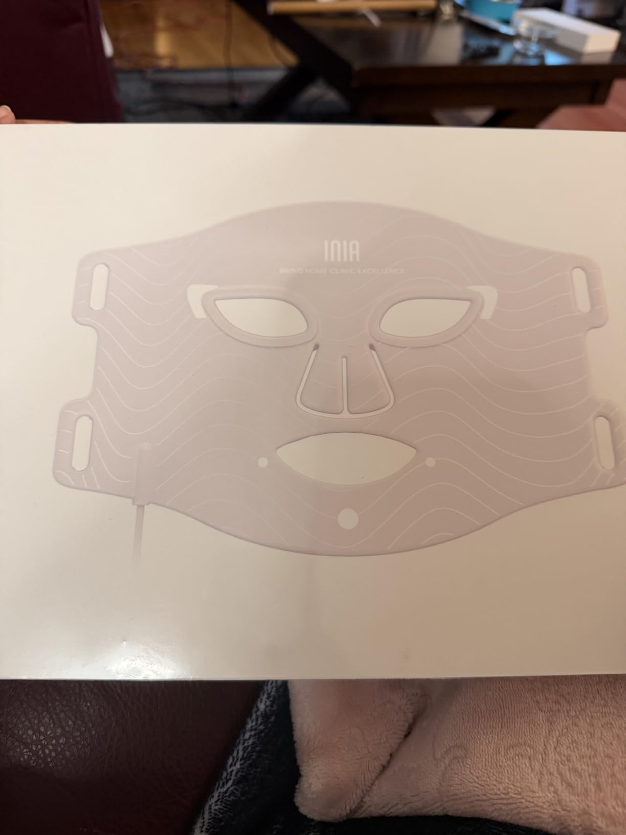 INIA Red Light Therapy Mask for Face, 850nm NIR, Red/Blue LED Light 4 Modes, 220 LEDs, 105mW/cm² Output, 2600mAh Rechargeable Battery, Timer, Auto Shut-off customer photo 1