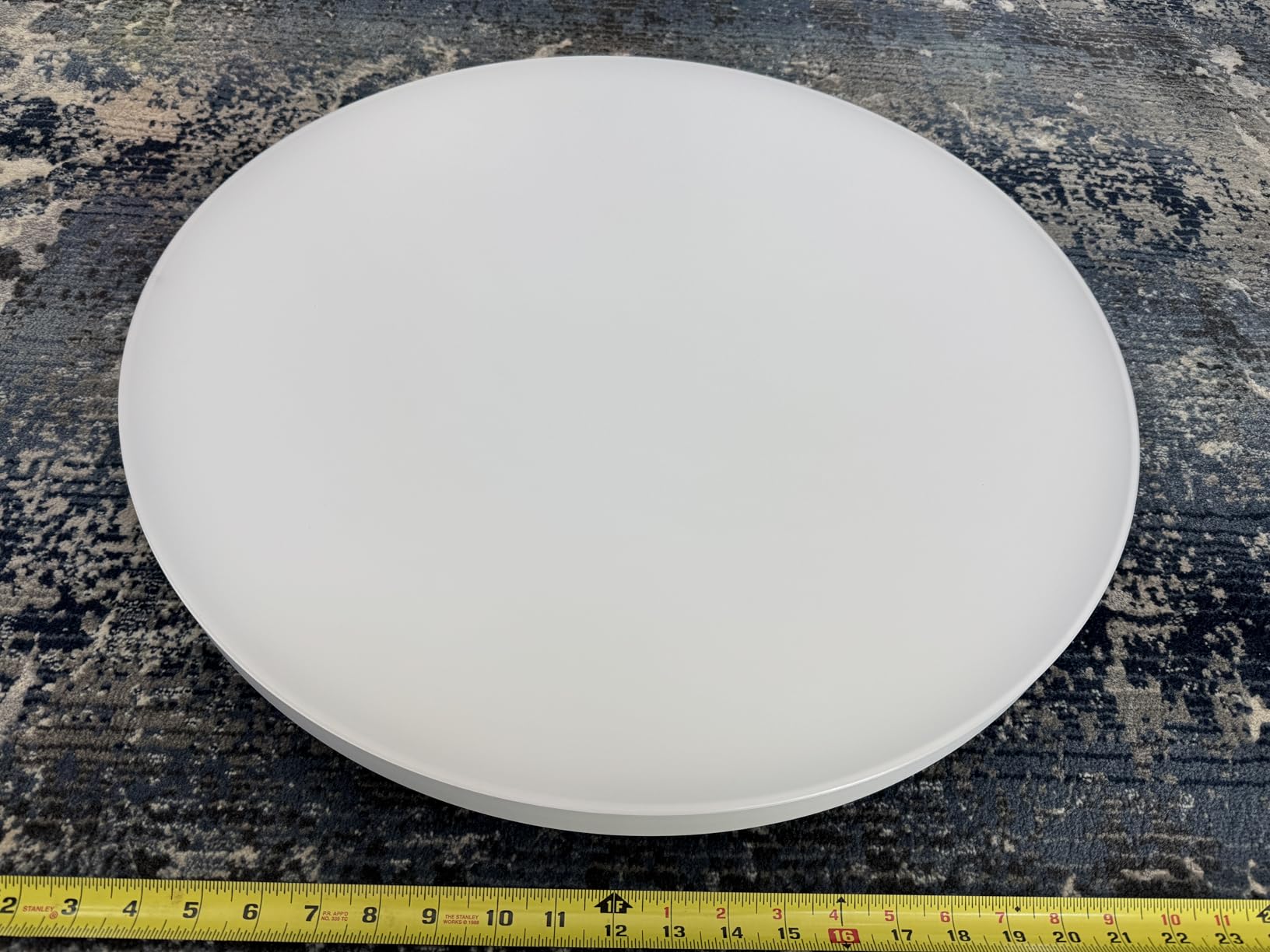 Philips Hue Datura Smart Ceiling Panel (Large Round 2.49 in x 22.60 in) White & Color Light, Bluetooth Compatible, Voice Control with Alexa, Apple Home & Google Assistant customer photo 1