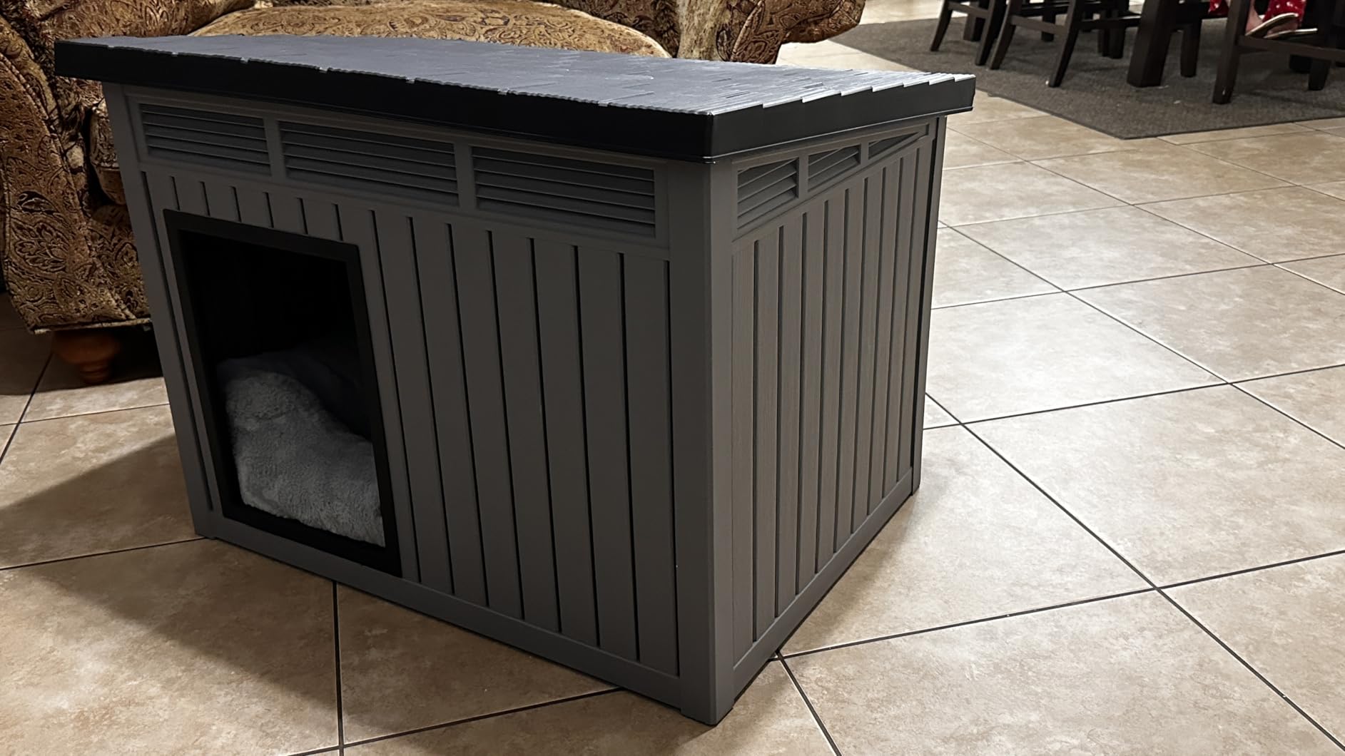 VIXZEN Dog House Outdoor, Indoor Dog House Medium Size Dog with Weatherproof PP Resin Material, Doghouse Outdoor with Openable Roof for Easy Cleaning, Sloped Roof, Air Vents, Easy Assembly (Black) customer photo 2