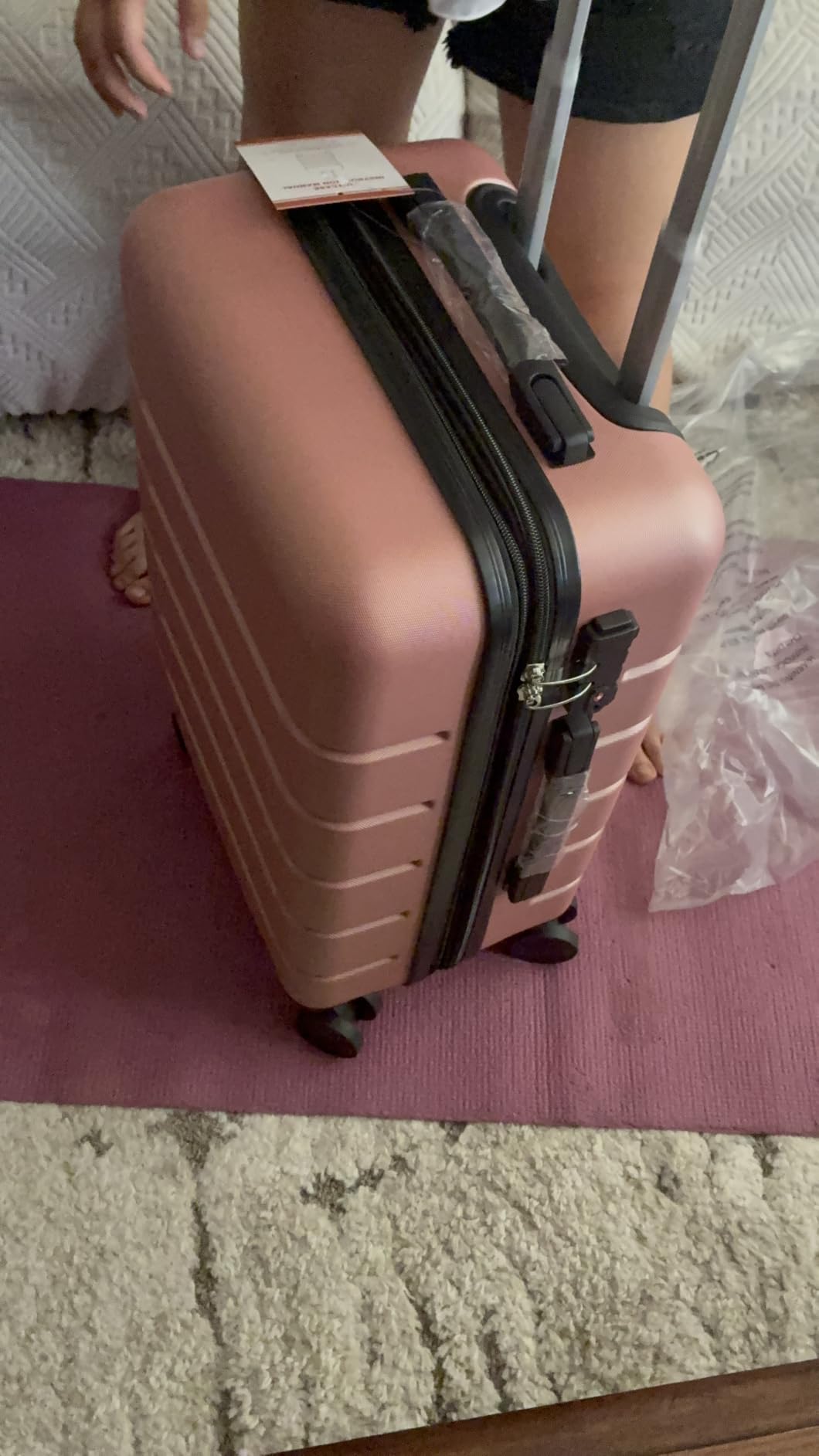 28 Inch Checked Luggage, Suitcase with Spinner Wheels customer photo 2