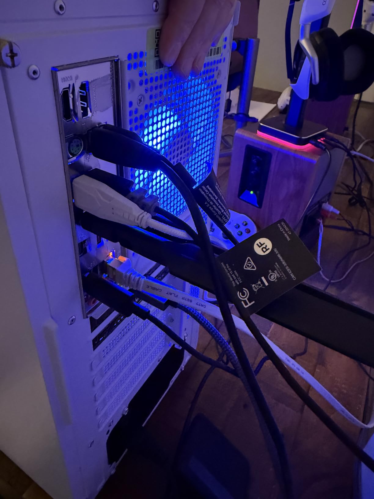 Skytech Gaming Azure 3 Gaming PC, Ryzen 7 7700X, RTX 5070 | 32GB DDR5 RAM 6000, 1TB Gen4 NVMe M.2 SSD, Windows 11, 850W GOLD ATX 3 PSU, 360 ARGB AIO, Wi-Fi 5, Desktop customer photo 2