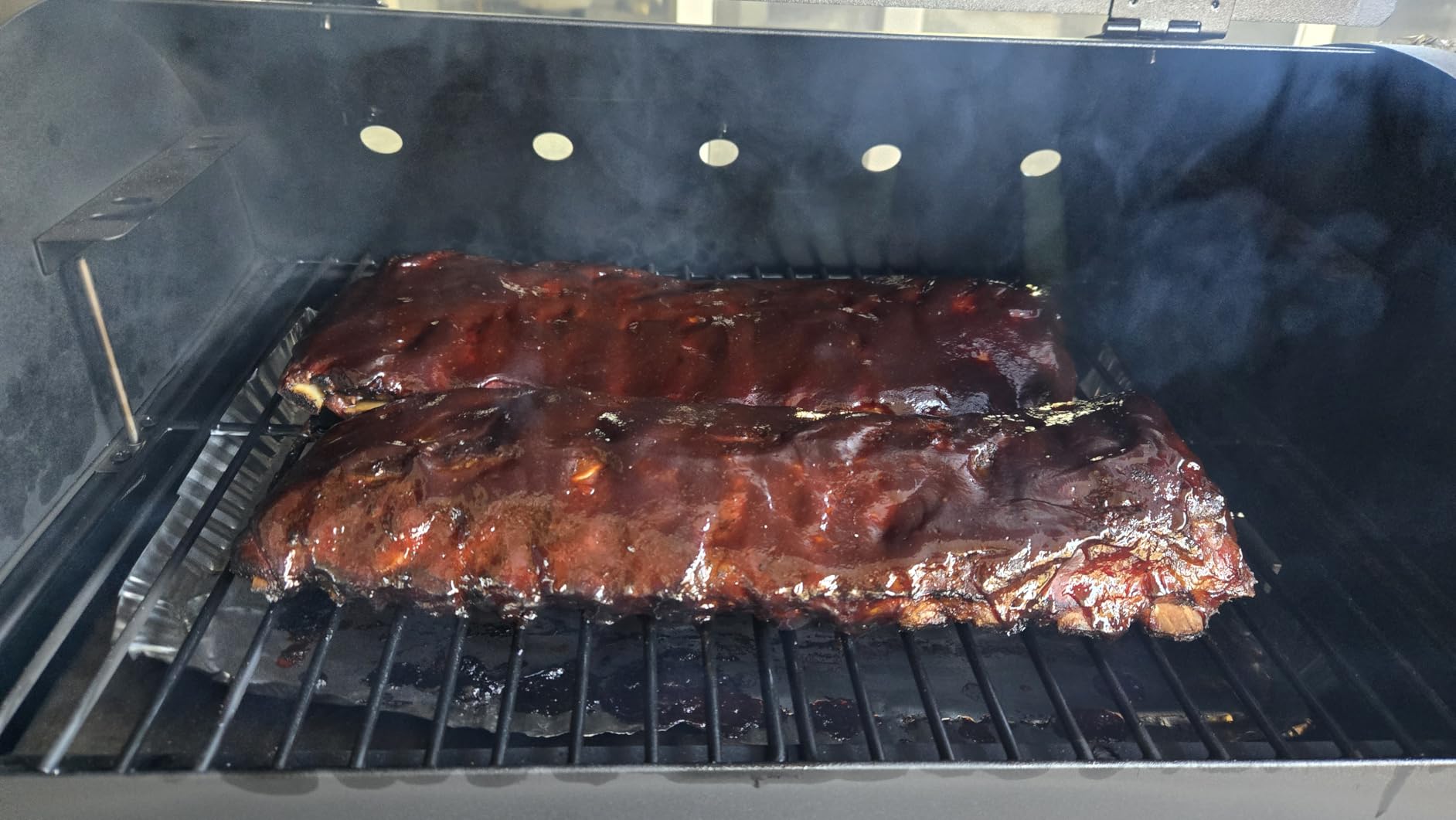 Brisk It Zelos-450 WiFi A.I. Electric Wood Pellet Smoker Grill - Smart Grill With Waterproof Cover - 450 sq.in Cooking Area, 7-in-1 Outdoor Grill & Smoker, PID Controller (Up to 500°F), Meat Probe customer photo 1