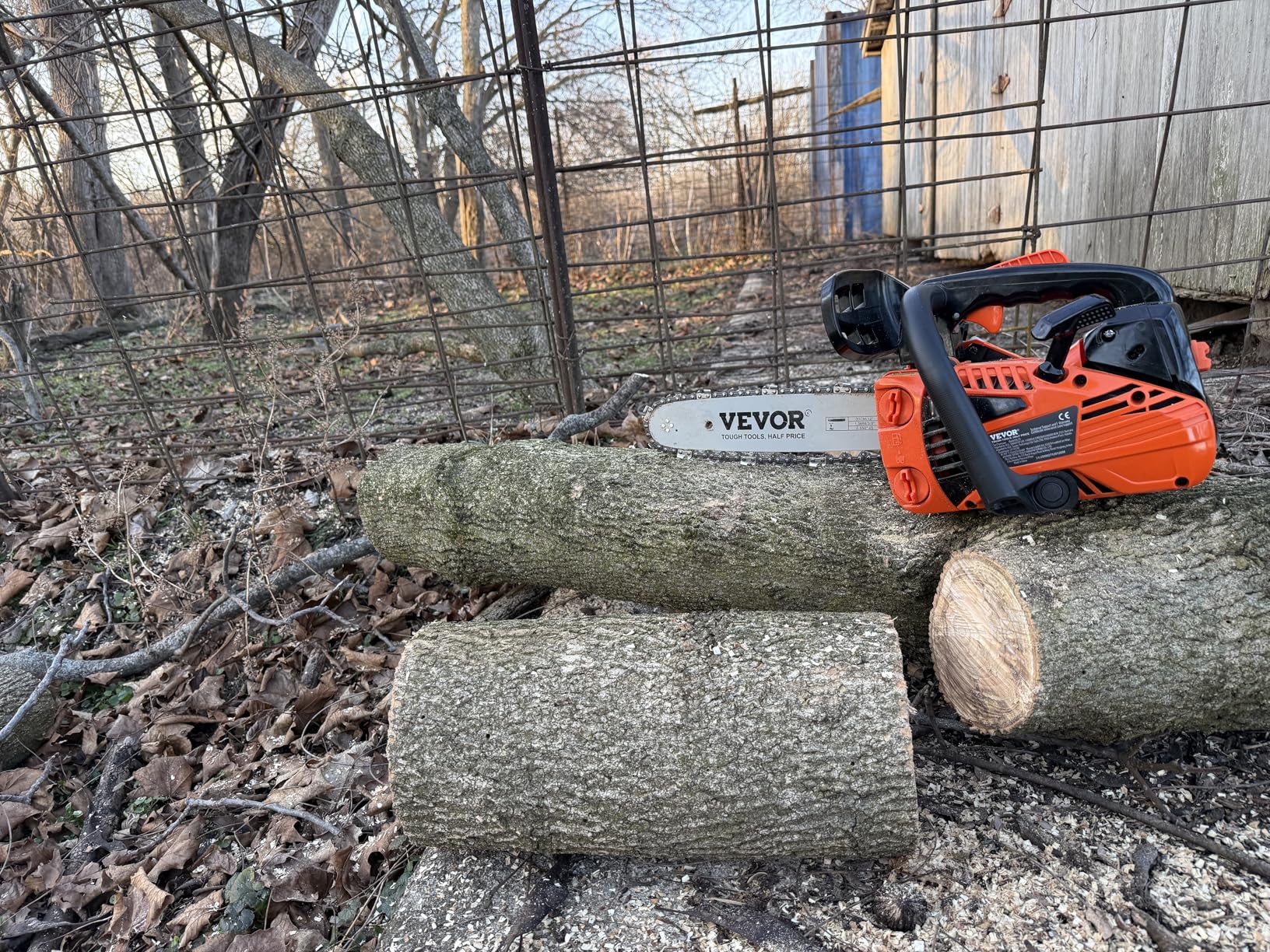 VEVOR 20inch 62CC Gas Powered Chainsaw, 3.8 HP 2 Stroke Engine Gas Power Chainsaws with Non-Slip Handle, Gas Chainsaws with Dual Fuel Tanks, For Wood Cutting, Tree Trimming, and Land Clearing customer photo 1