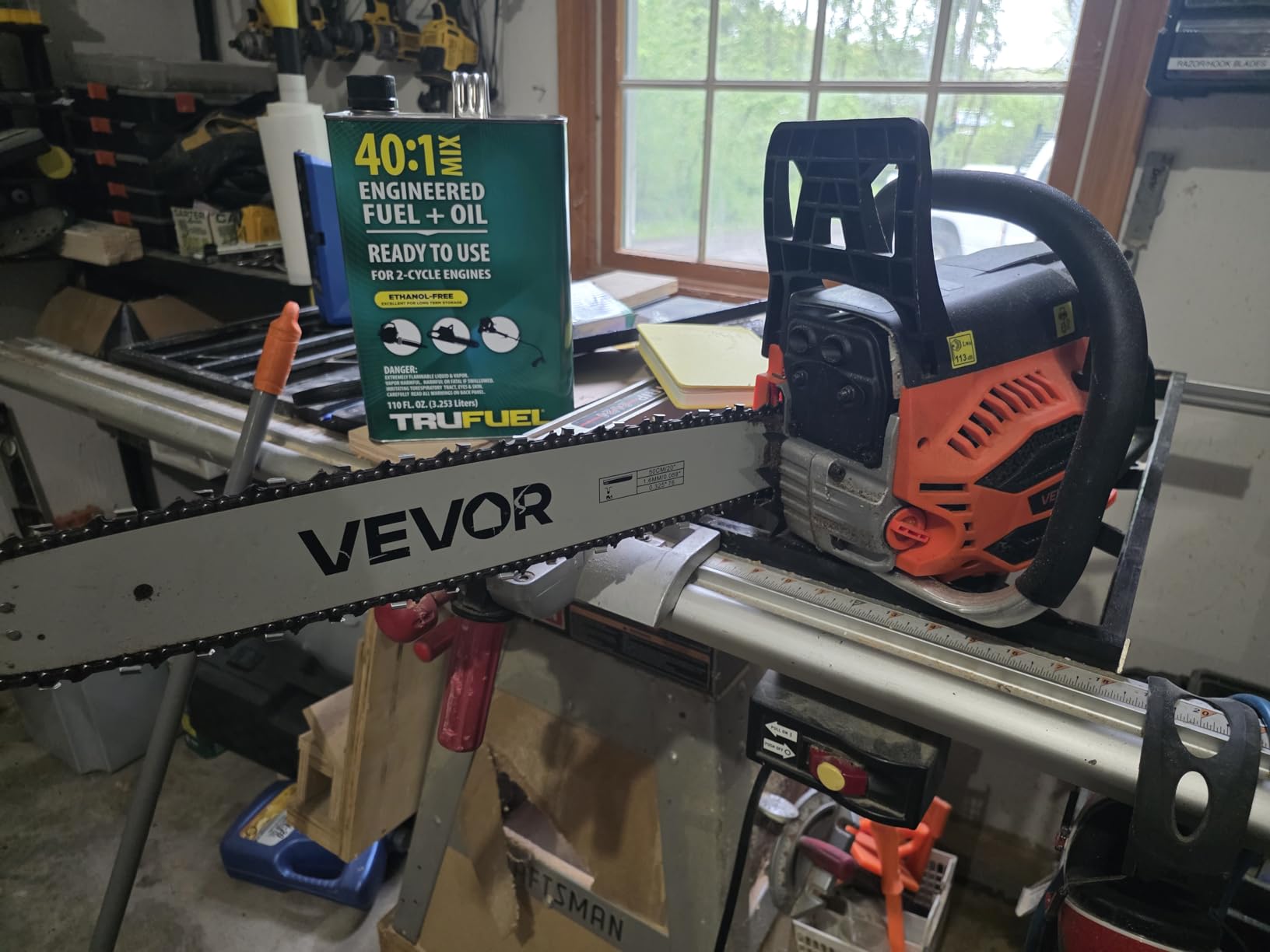VEVOR 20inch 62CC Gas Powered Chainsaw, 3.8 HP 2 Stroke Engine Gas Power Chainsaws with Non-Slip Handle, Gas Chainsaws with Dual Fuel Tanks, For Wood Cutting, Tree Trimming, and Land Clearing customer photo 2