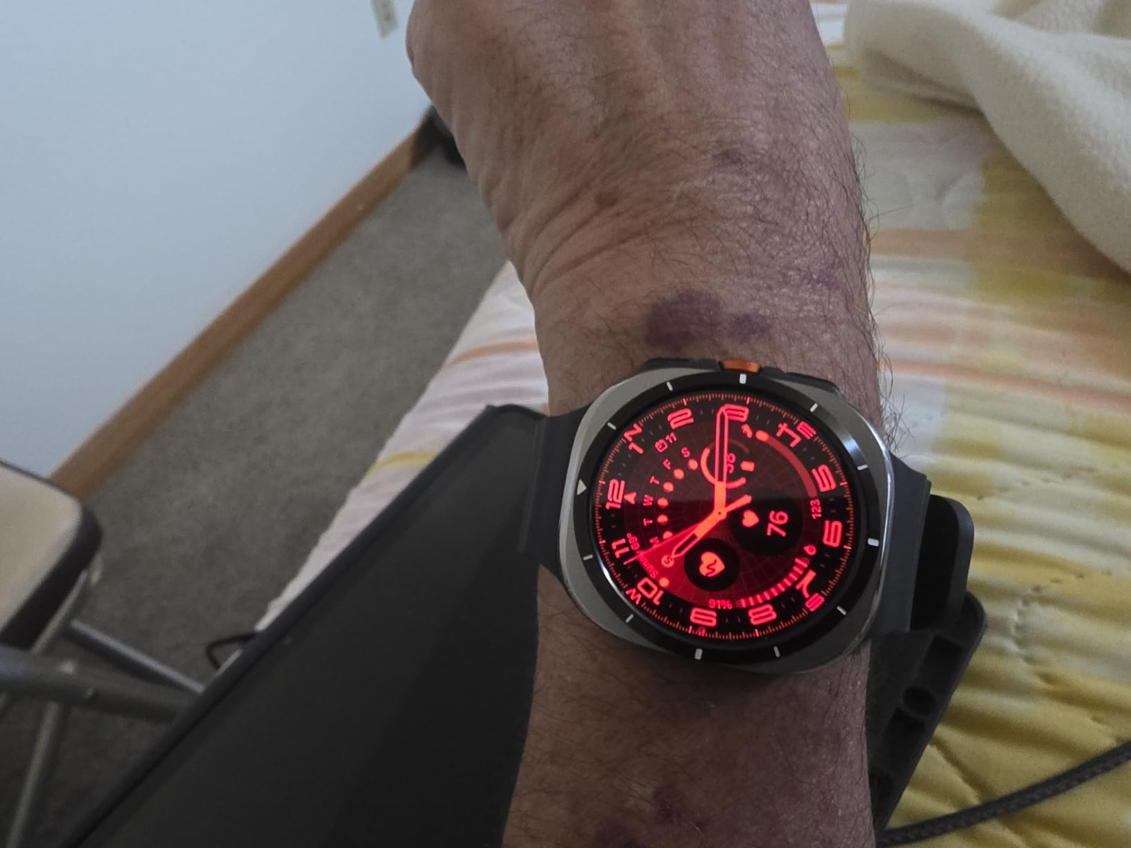 Galaxy Watch Ultra (2025), Titanium Silver, 47mm LTE Smartwatch | Titanium Casing, Advanced Sleep Coaching, Running Coach, Energy Score, Heart Rate Tracking, GPS [US Version, 2 Yr Warranty] customer photo 1