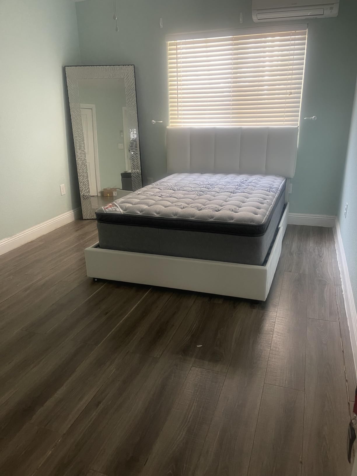 VECELO Queen Size Bed Frame with 4 Storage Drawers, Adjustable Height Headboard, Heavy-Duty Platform Bedframe customer photo 2