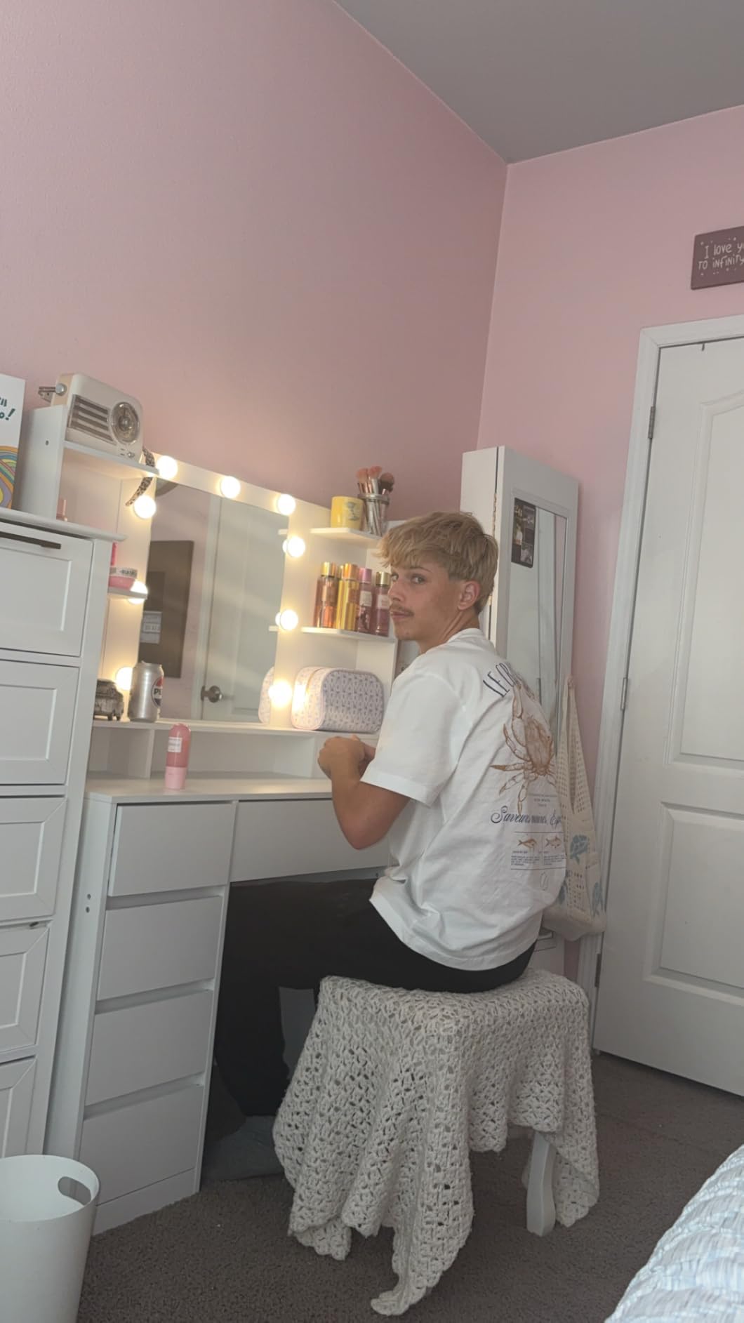 VASAGLE KAILYN Collection - Vanity Desk with Mirror and 9 LED Bulbs, Modern Vanity Makeup Table with Power Outlets, Dressing Table with 9 Drawers, for Bedroom, Cloud White URDT141WB01S customer photo 2