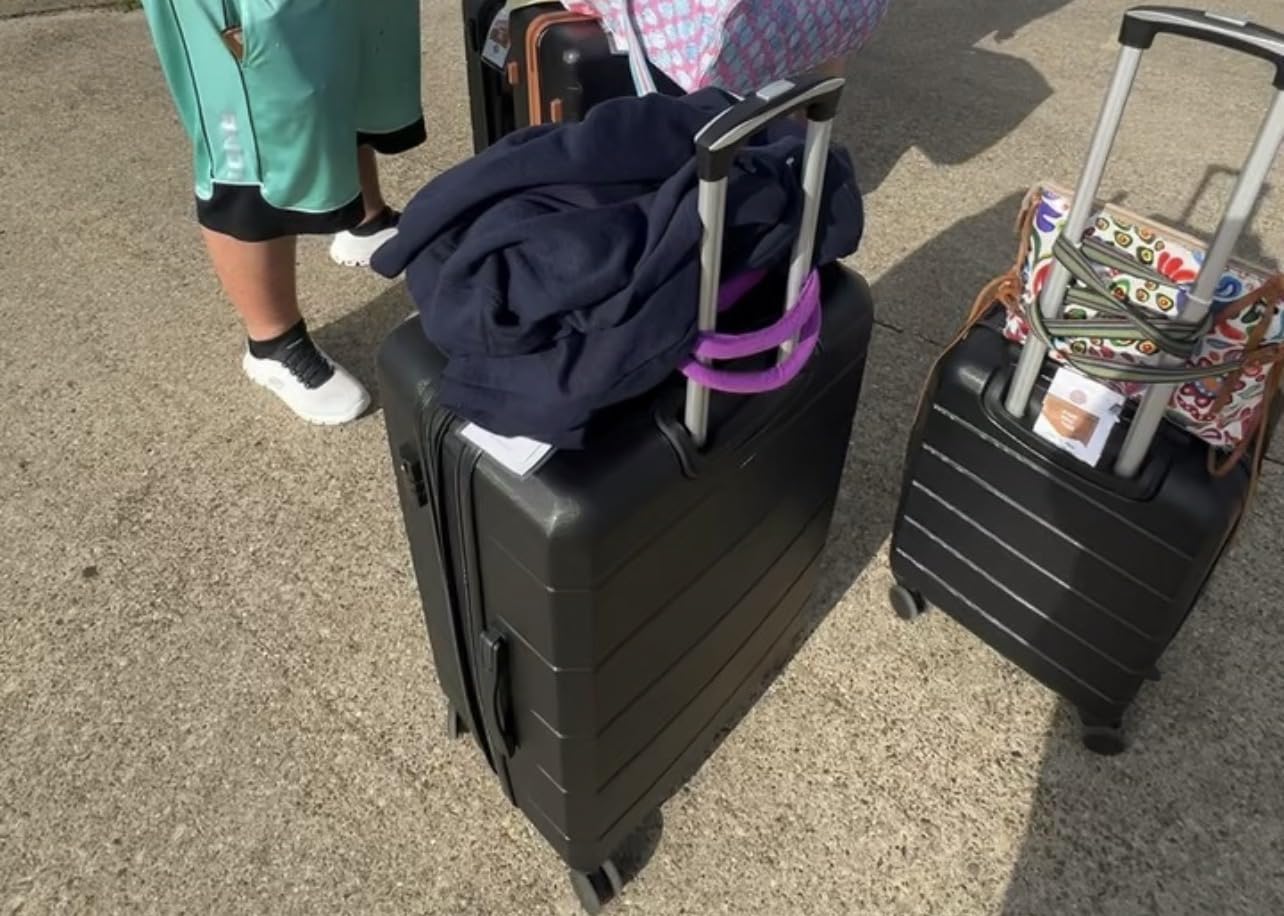 YOETEY Luggage Sets 3 Piece, Expandable Hardshell Suitcase with TSA Lock & Silent Spinner Wheels, Lightweight Hardside Travel Suitcase Set for International Trips (20/24/28 in, White) customer photo 1
