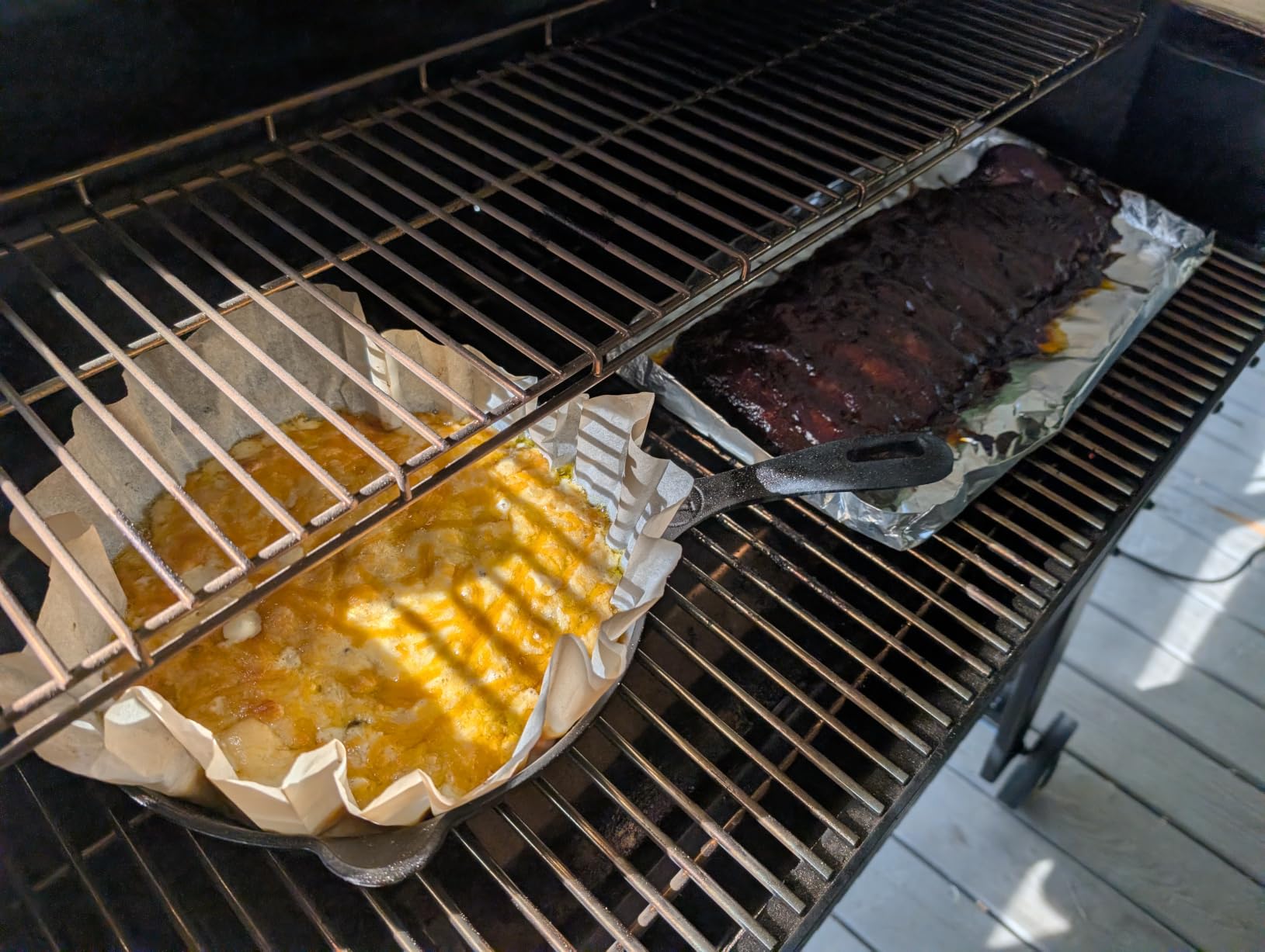 Weber Smoque XL 34-Inch Pellet Smoker, Black - Outdoor BBQ Pellet Grill Up to 500 Degrees with SmokeBoost, SmoqueVent Airflow System & Rapid React PID Temperature Control customer photo 1