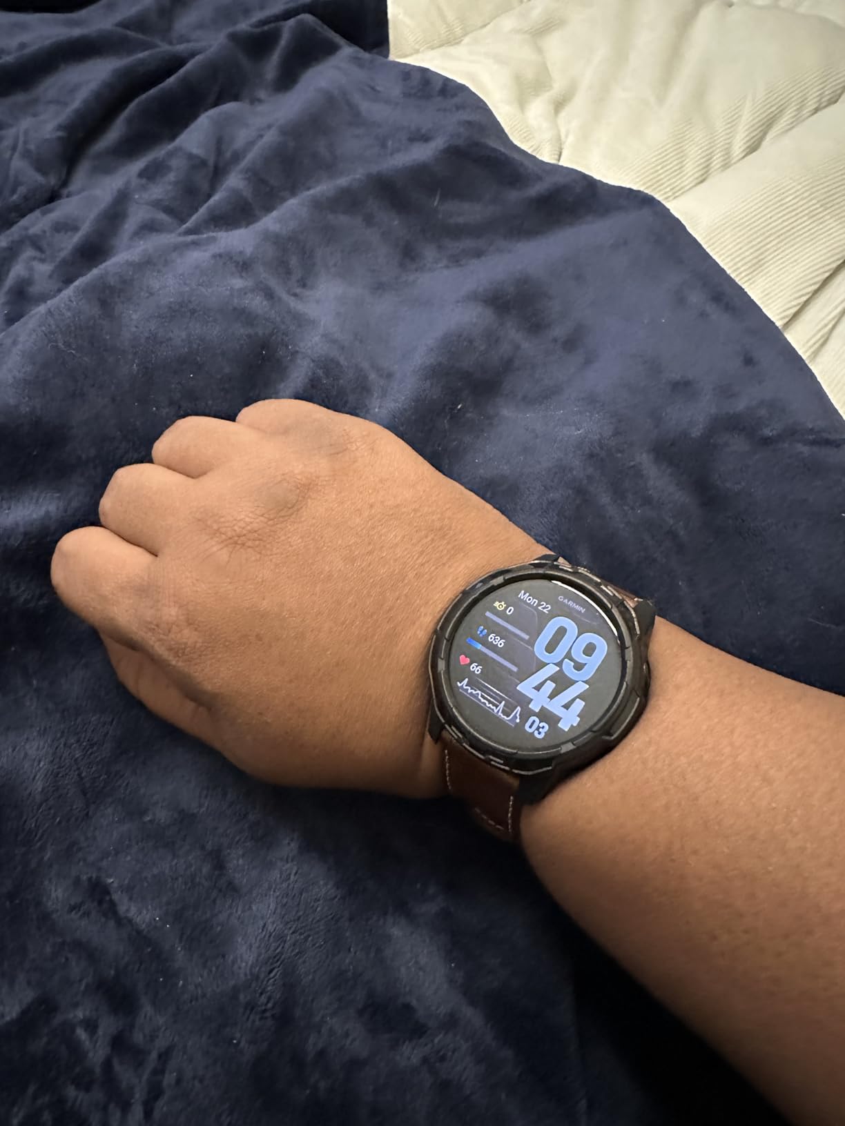 Garmin Venu 4, Advanced Health and Fitness GPS Smartwatch, Bright and Colorful Display, Built-in Flashlight, 12 Days of Battery Life, Slate with Black Silicone Band customer photo 2