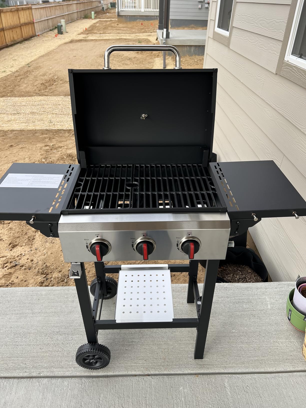 Propane Gas Grill with Folding Side Tables, 3-Burner Gas Grill with Cast Iron Grates and Stainless Steel Griddle Pan, Outdoor BBQ Grill Portable with Wheels 30,000 BTU Output customer photo 2