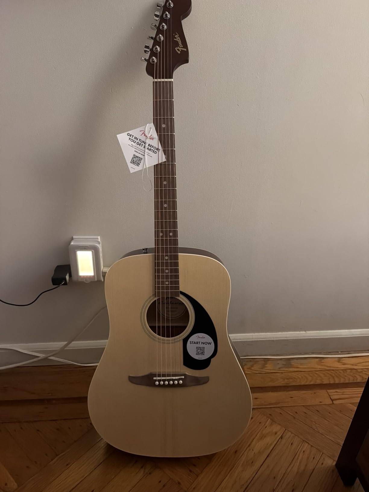 Fender California Redondo CE Acoustic-Electric Guitar - Natural Bundle with Gig Bag, Strap, Strings, Picks, and Austin Bazaar Instructional Video customer photo 1