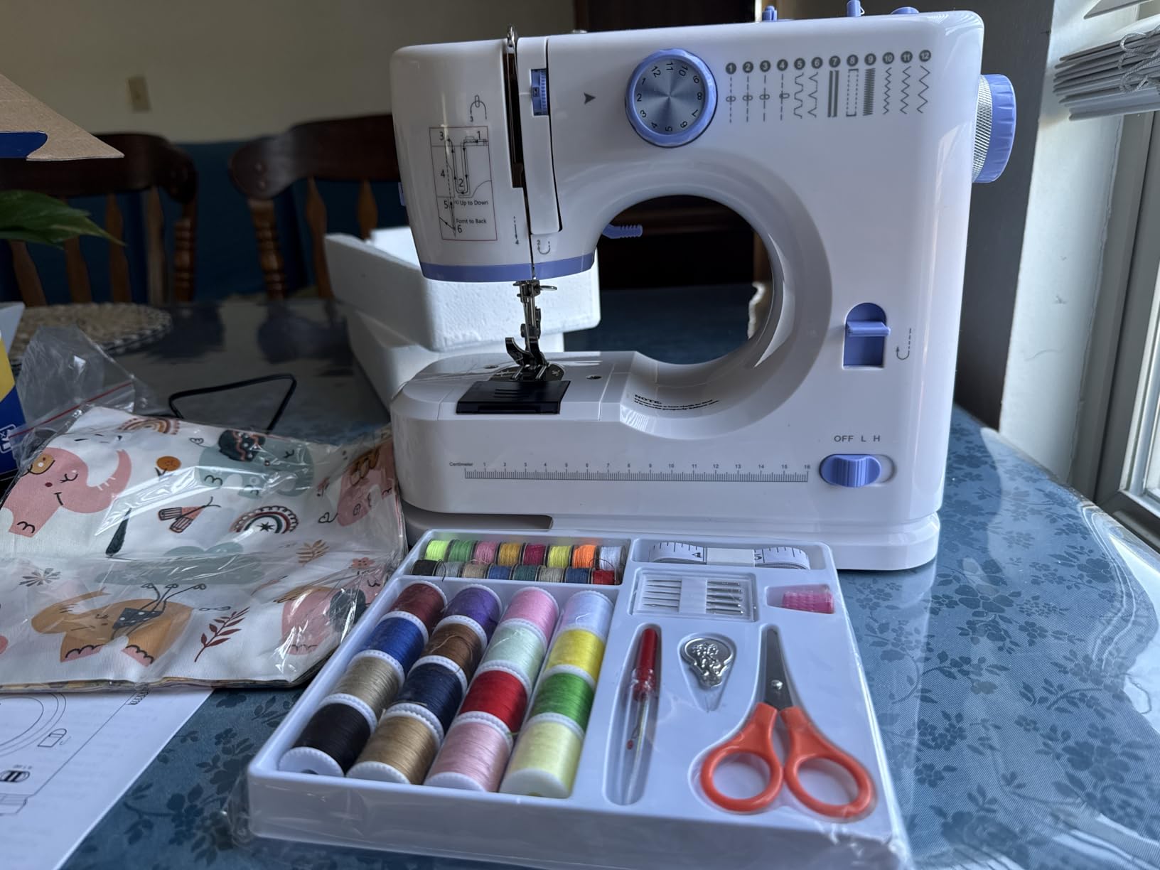 Stoigeld Sewing Machine for Beginners with 20Pcs Fabric & 32Pcs Sewing Threads Kit, Portable Sewing Machine with 12 Built-in Stitches & 2 Speed(High-Low Speeds)-SM-725 customer photo 1