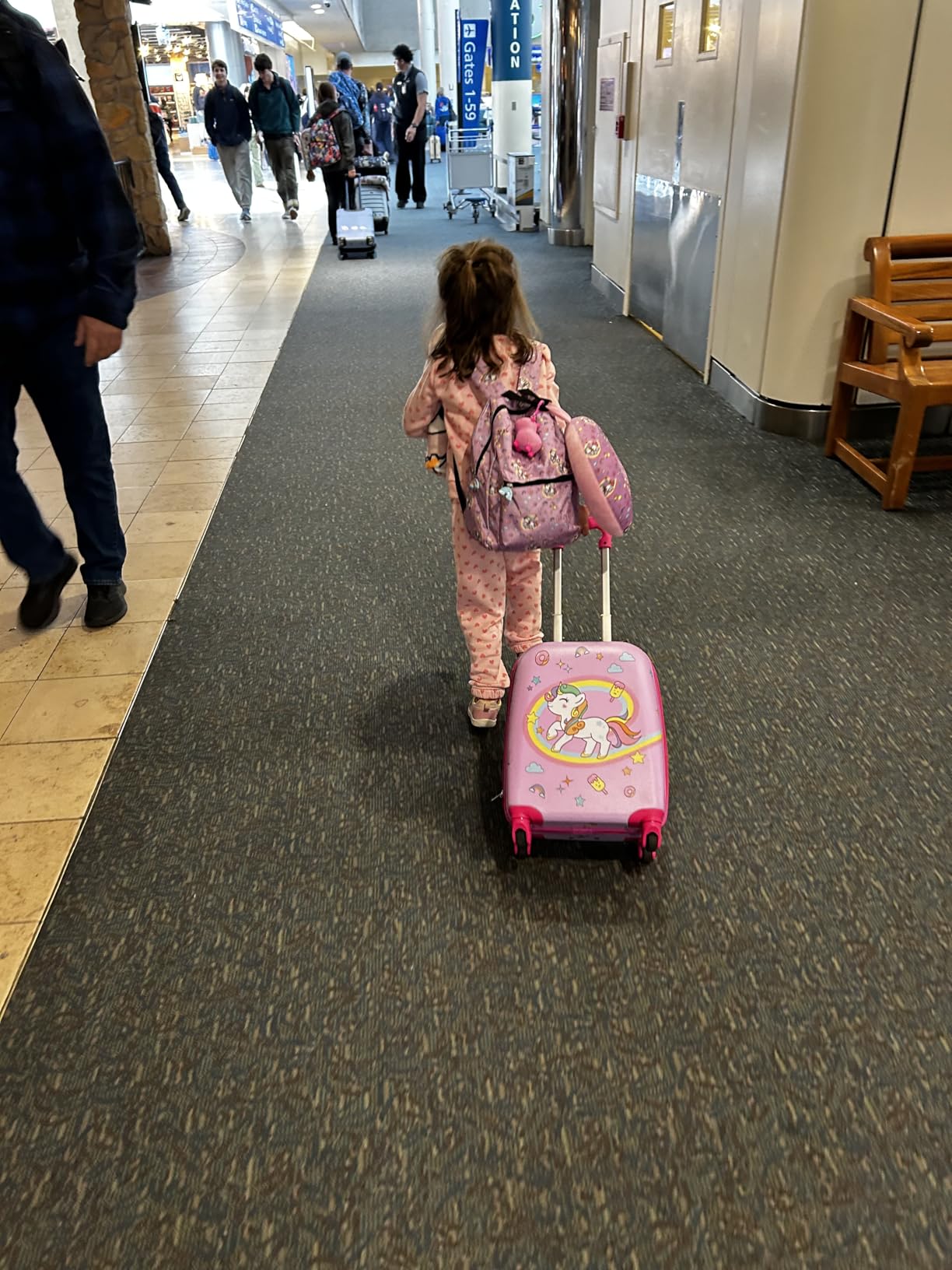 VEVOR Kids Luggage Set, 5 Piece, 18 Inch Hardside Rolling Wheels Suitcase with Backpack & U-shape Pillow, Truck Kids Carry on Luggage Set, Holiday Birthday Gift for Girls Boys, Airline Approved customer photo 1