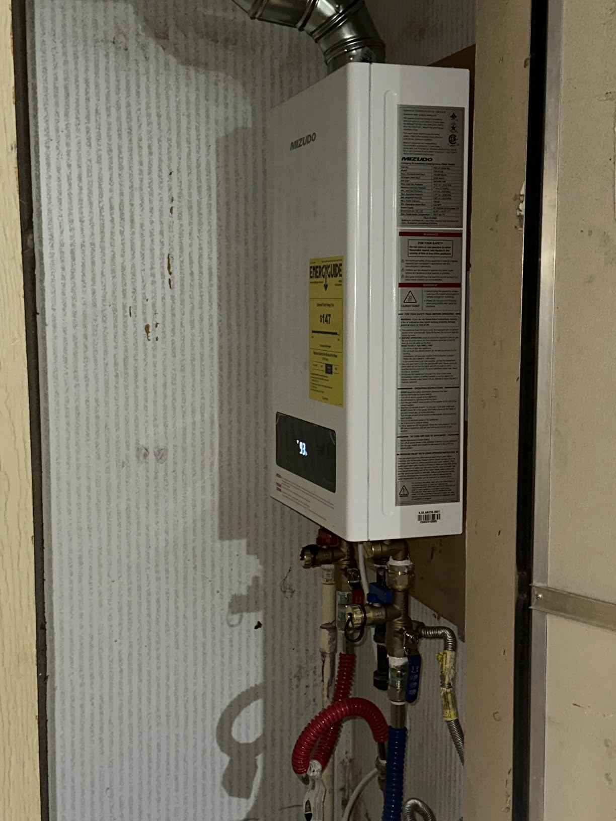 MIZUDO 199,000 BTU Natural Gas Tankless Water Heater, Max 10.3 GPM, Indoor, WiFi & APP Control, Non-Condensing for Large Families Whole House customer photo 2