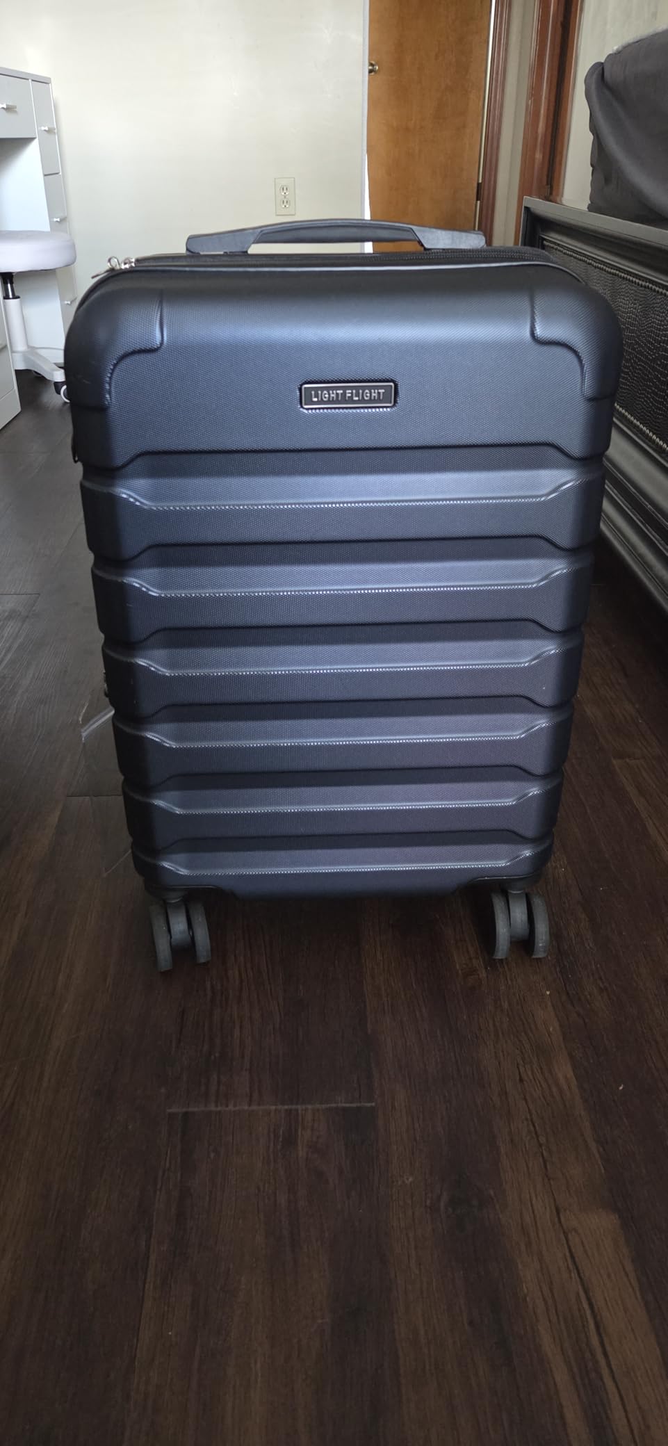 LIGHT FLIGHT Carry On Luggage 22x14x9 Airline Approved, Expandable Carry On Suitcases with Wheels, Lightweight Luggage, Durable Hard Shell 20 Inch Rolling Suit Case for Men Women Travel, Royal Blue customer photo 2