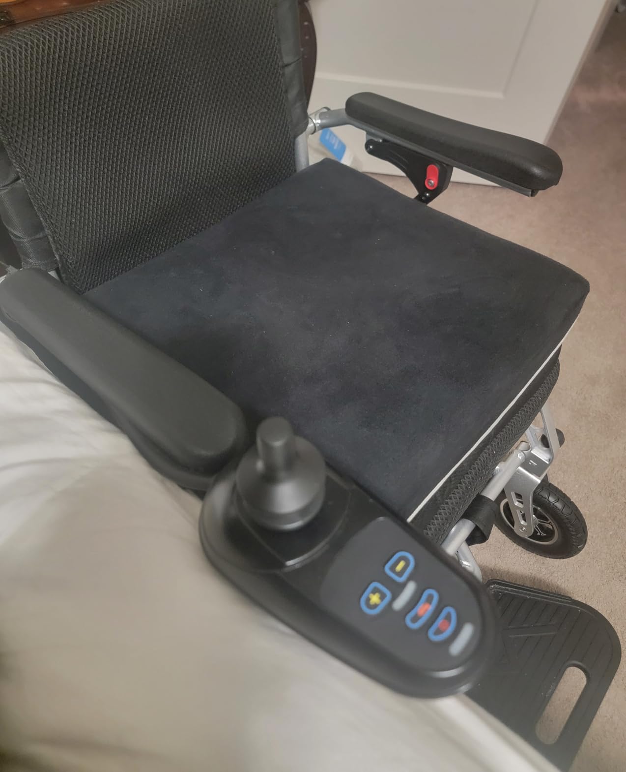 [2026 Upgrade] Electric Wheelchairs for Adults Foldable, Lightweight Motorized Wheelchairs for Seniors, Support 330 Lbs, 15 Miles, Power Wheelchair for All-Terrain, 500W Motor Wheelchair, Airline Approved customer photo 1