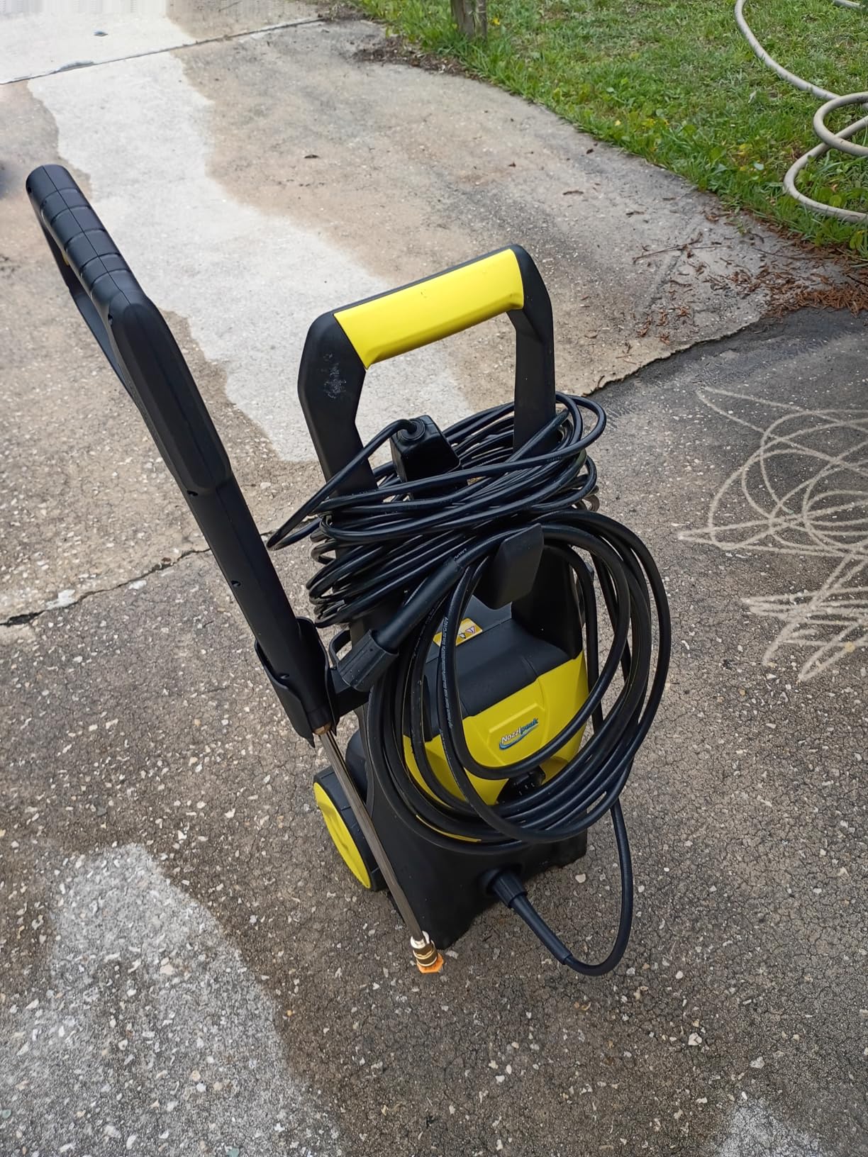Pressure Washer 3000 PSI Electric Pressure Washer, 2.3 Max GPM, The Cable Length is 36 feet, 1625W Plug-in, Includes 5 Nozzles and Foam Pot, Leak-Proof, for Cars/Fences/Driveways-Orange red customer photo 2